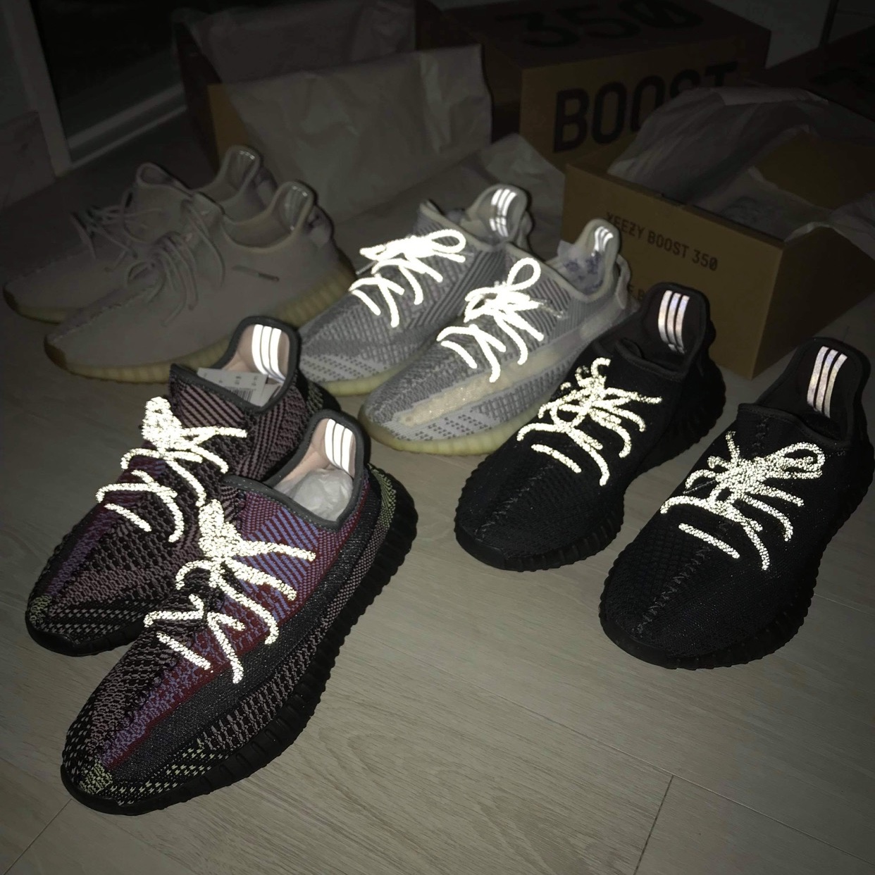 Adidas Yeezy Boost 350 V2 Black - Non-Reflective, Adidas Yeezy Boost 350 V2 Yecheil - Non-Reflective 착용 스타일