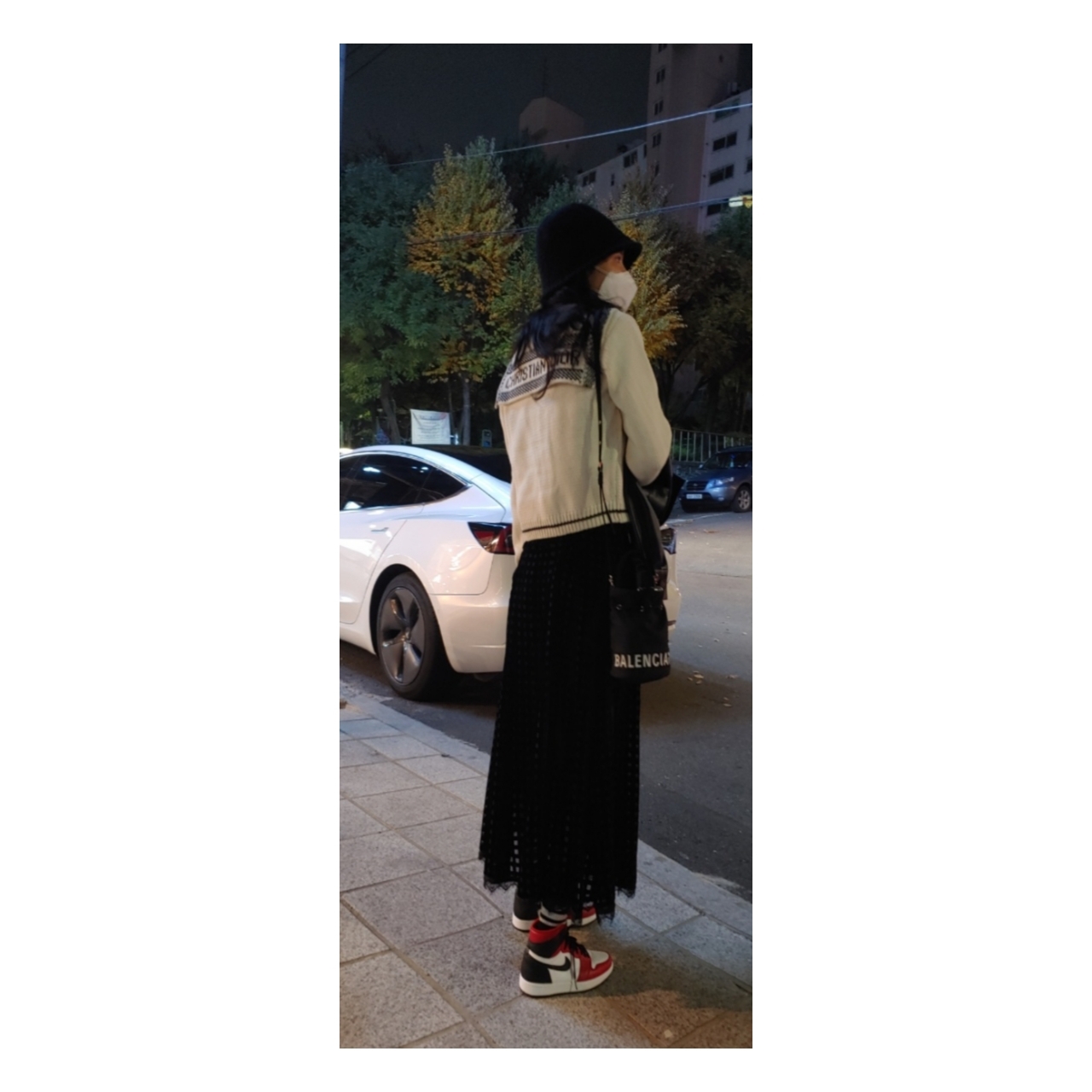 (W) Jordan 1 Retro High Satin Red 착용 스타일 - 2