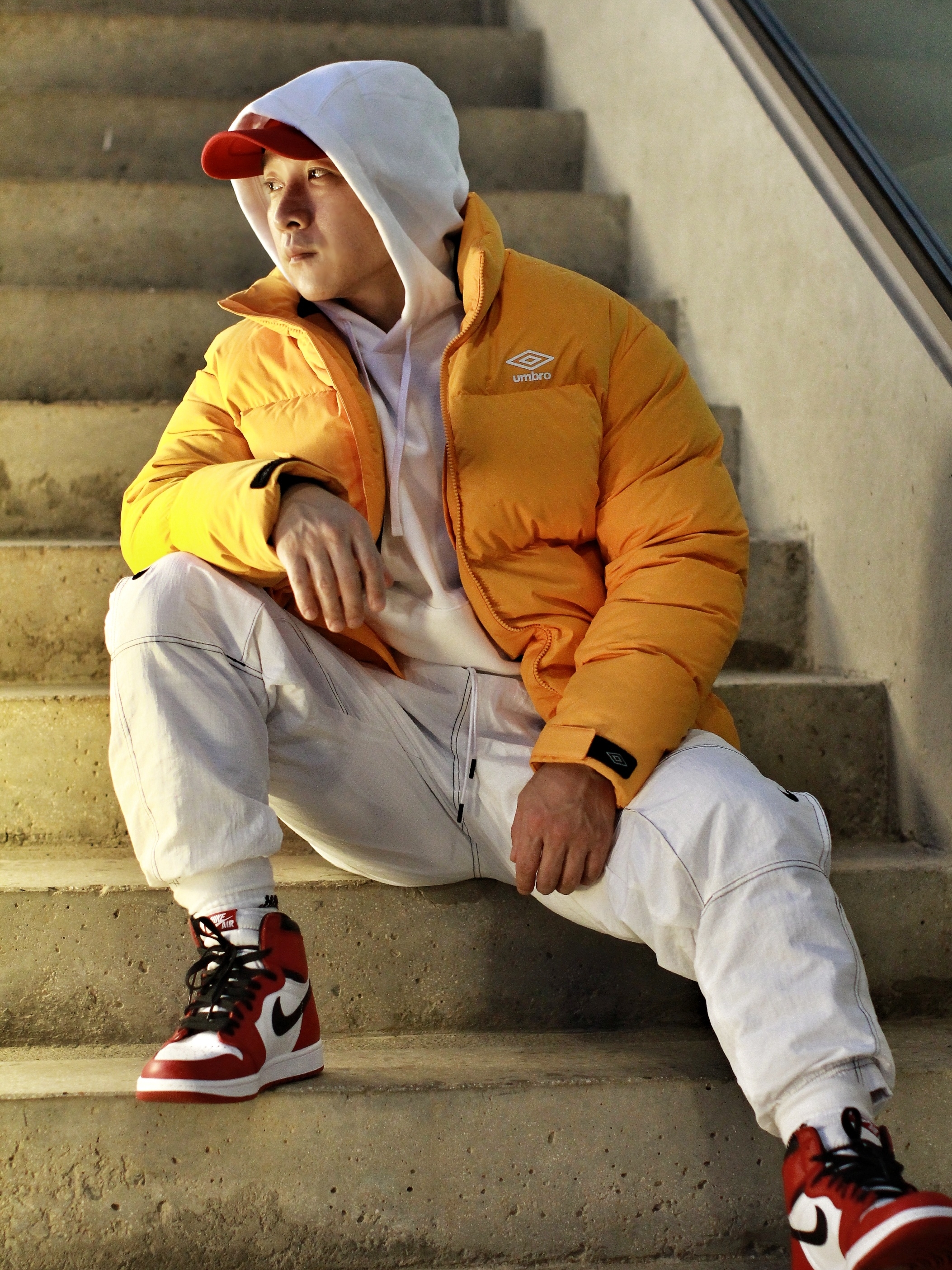 Nike x Undercover NRG AW84 TC Adjustable Cap Red, Jordan 1 Retro High OG Chicago 2015 착용 스타일 - 1