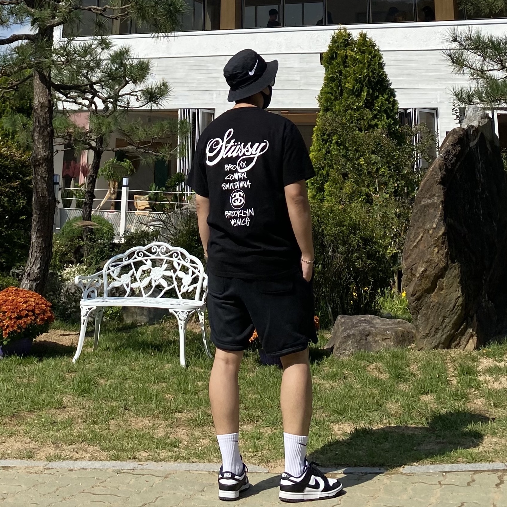 Nike x Stussy Bucket Hat Black, Stussy World Tour T-Shirt Black 착용 스타일