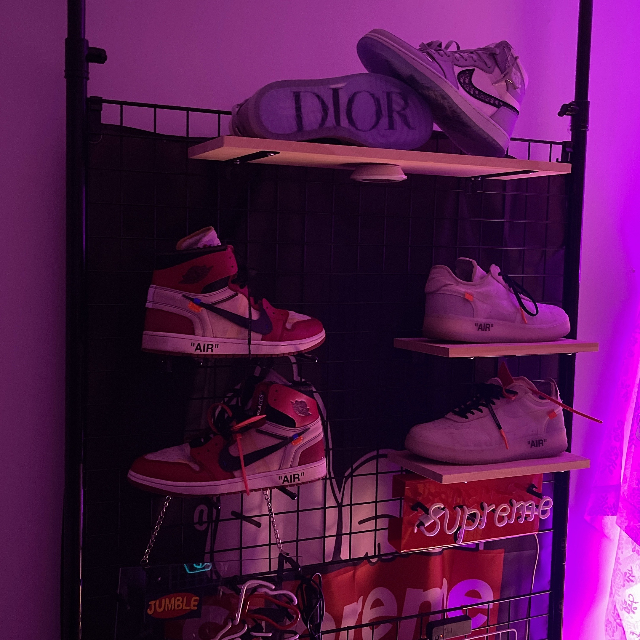 Jordan 1 x Dior High OG, Jordan 1 x Off-White Retro High Chicago The Ten 착용 스타일 - 3