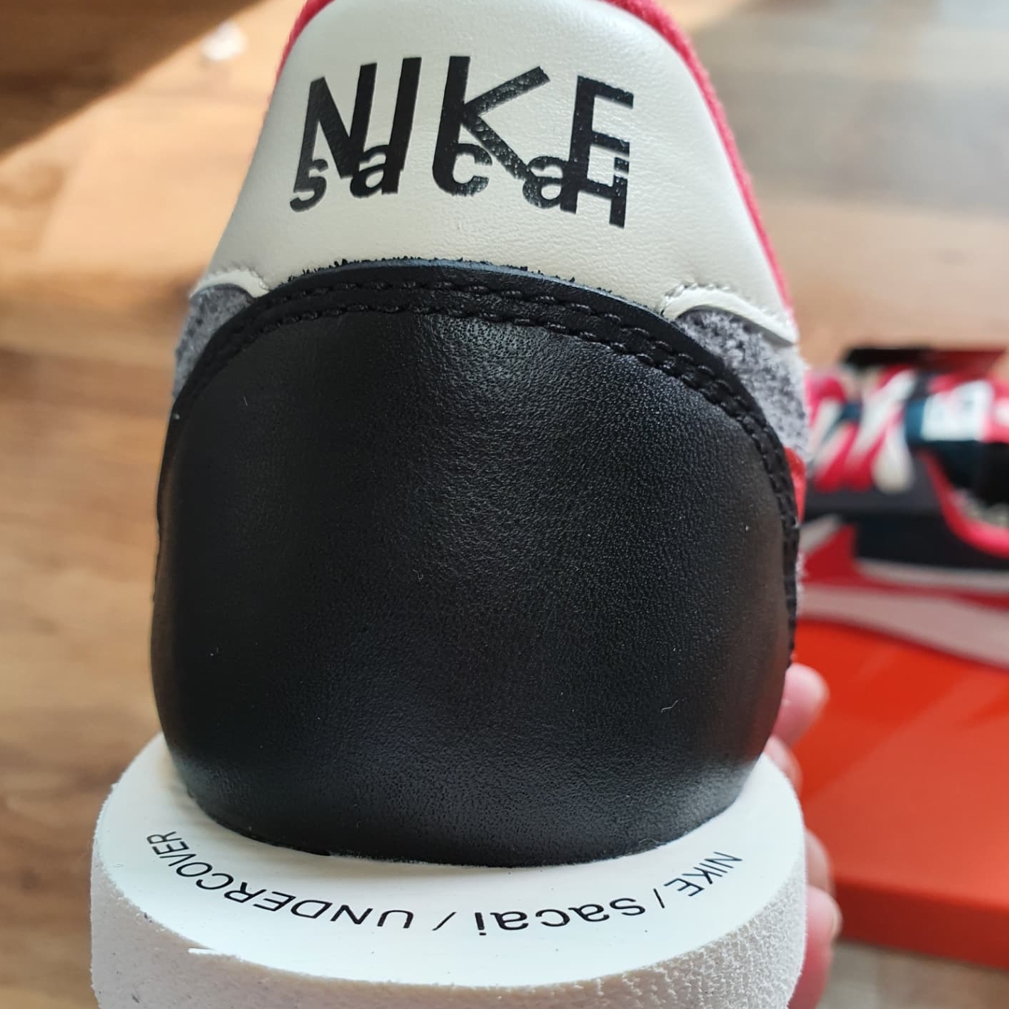 Nike x Sacai x Undercover LDWaffle Midnight Spruce University Red 착용 스타일 - 3