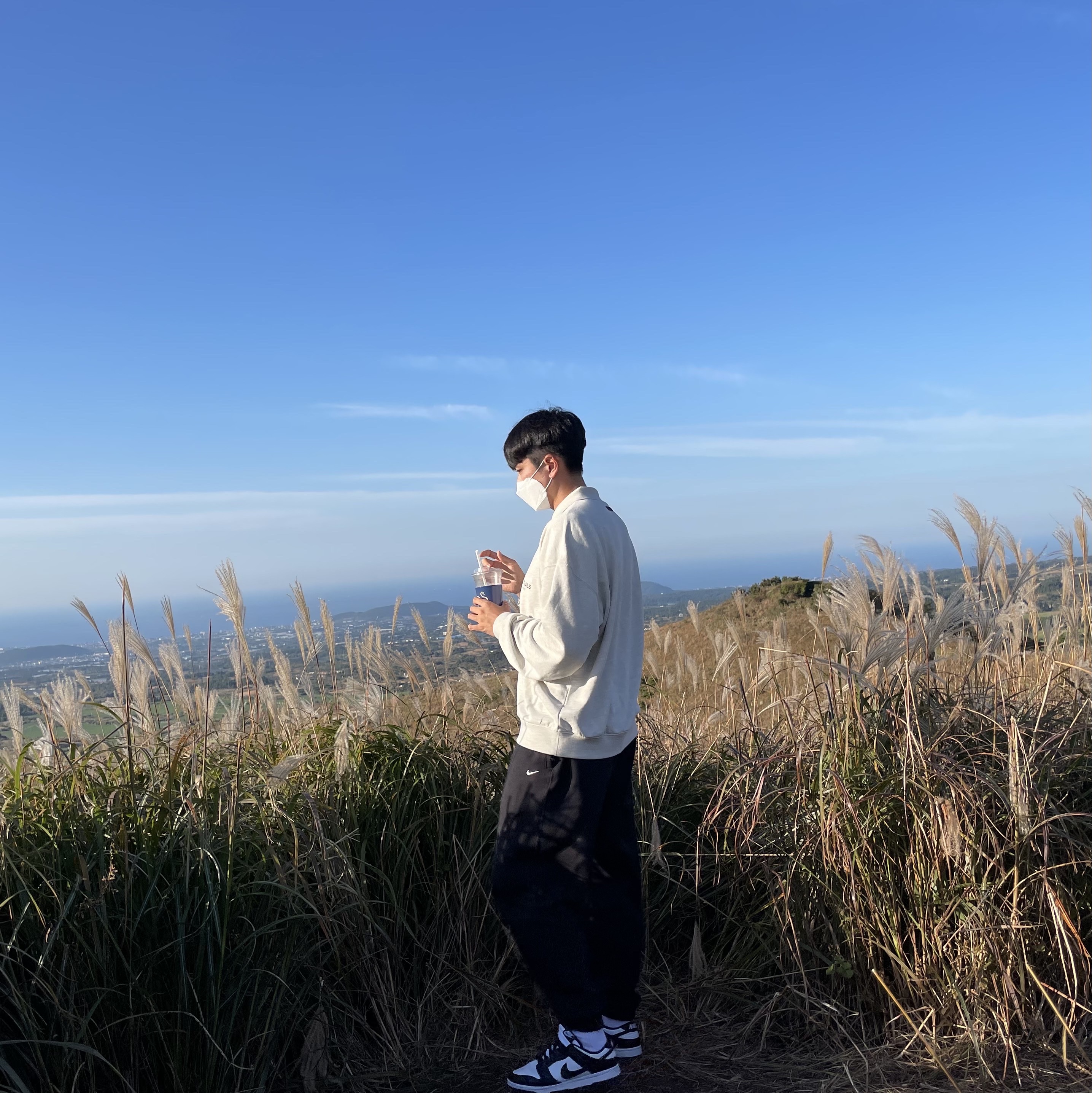 Essentials Long Sleeve French Terry Polo Oatmeal - 21SS, Nike NRG Solo Swoosh Fleece Pants Black White - Asia 착용 스타일 - 2