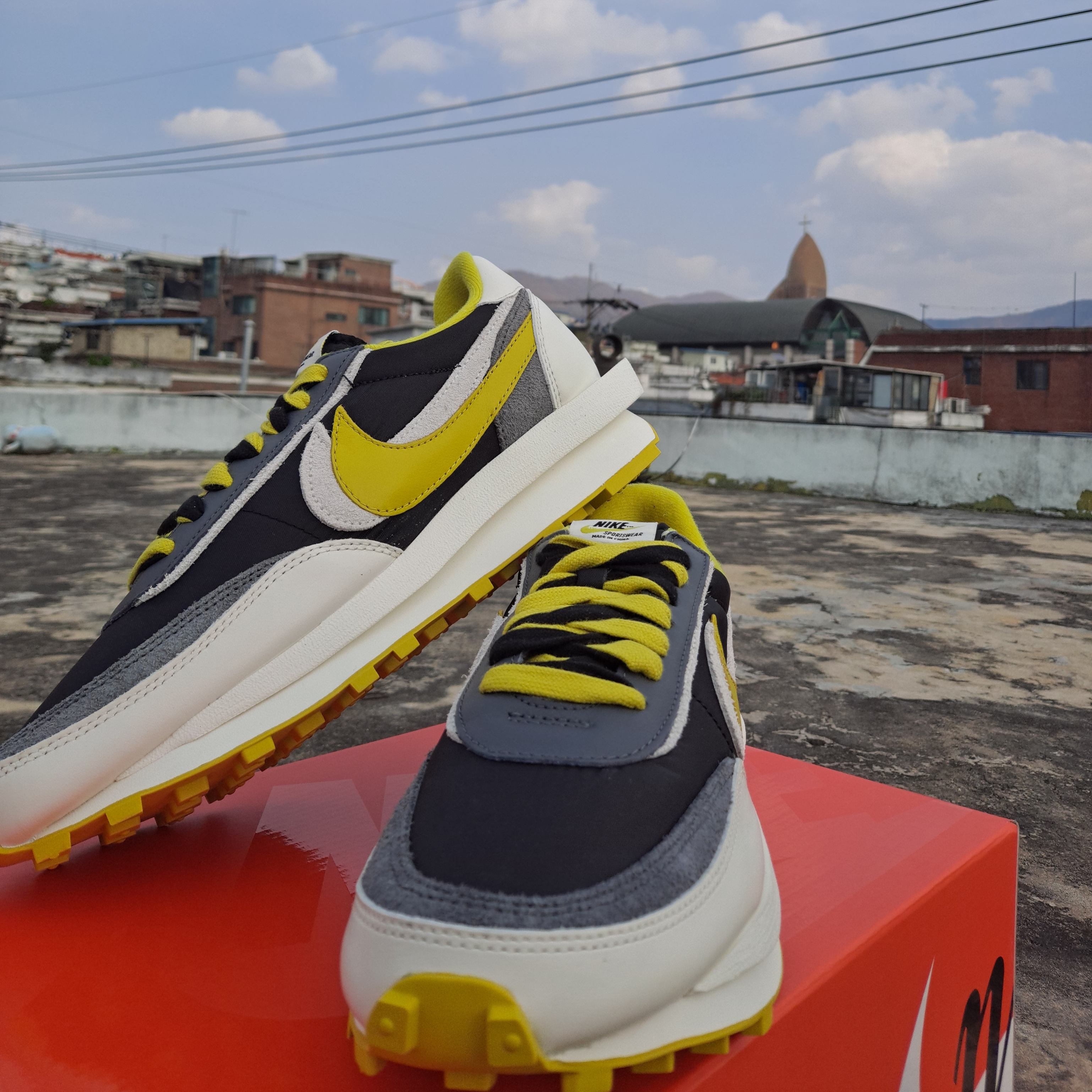 Nike x Sacai x Undercover LDWaffle Black Bright Citron 착용 스타일