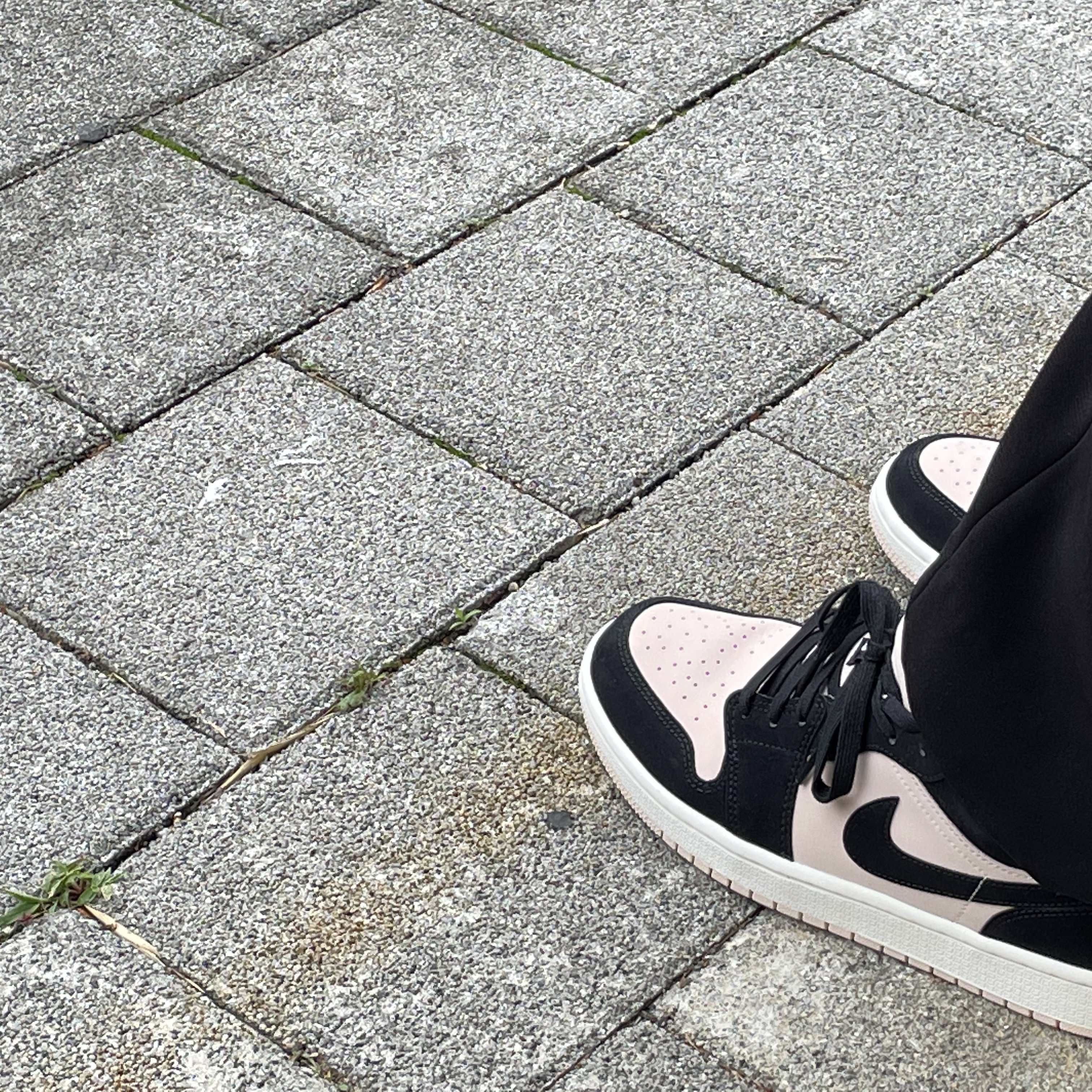 (W) Jordan 1 Low Guava Ice 착용 스타일 - 2