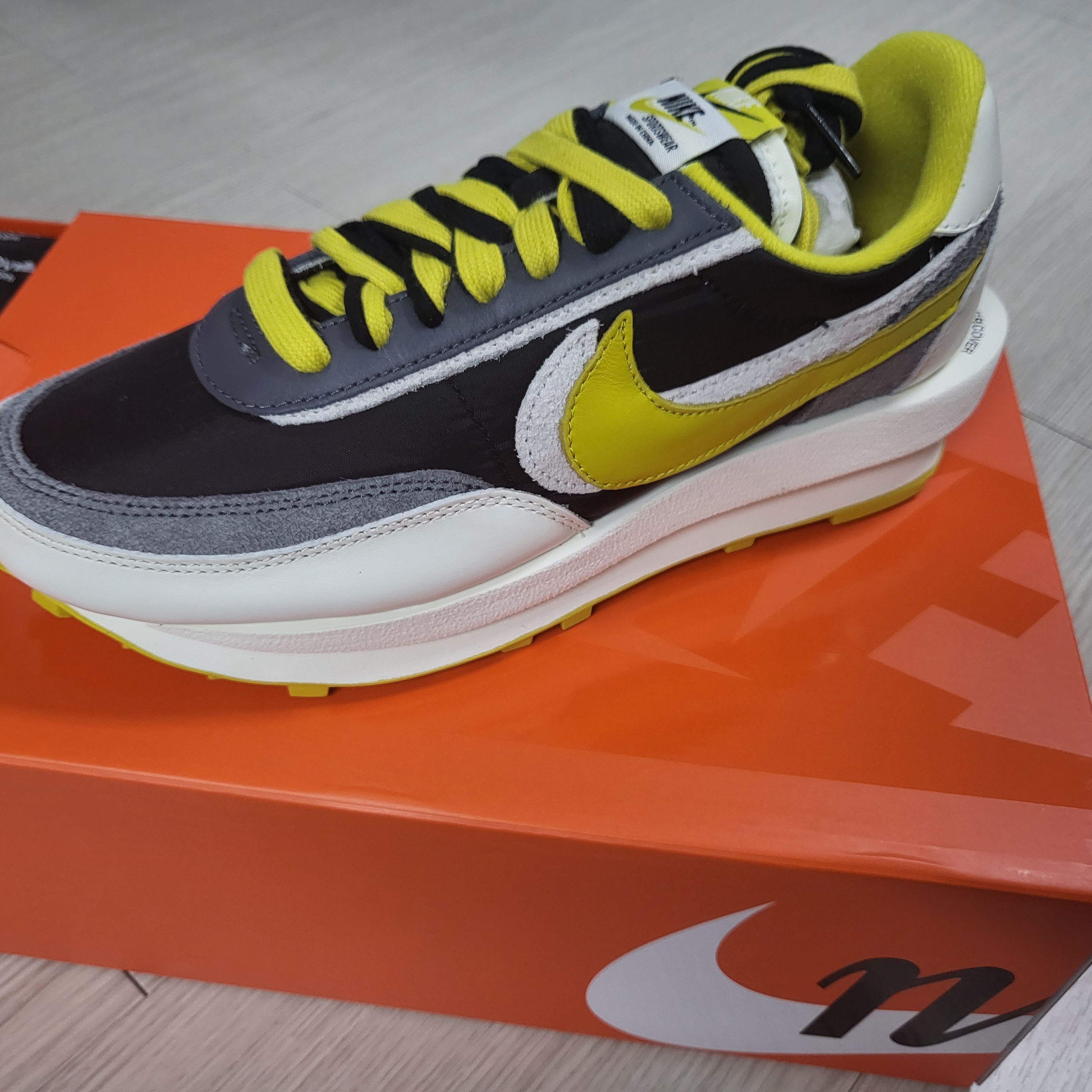 Nike x Sacai x Undercover LDWaffle Black Bright Citron 착용 스타일 - 1