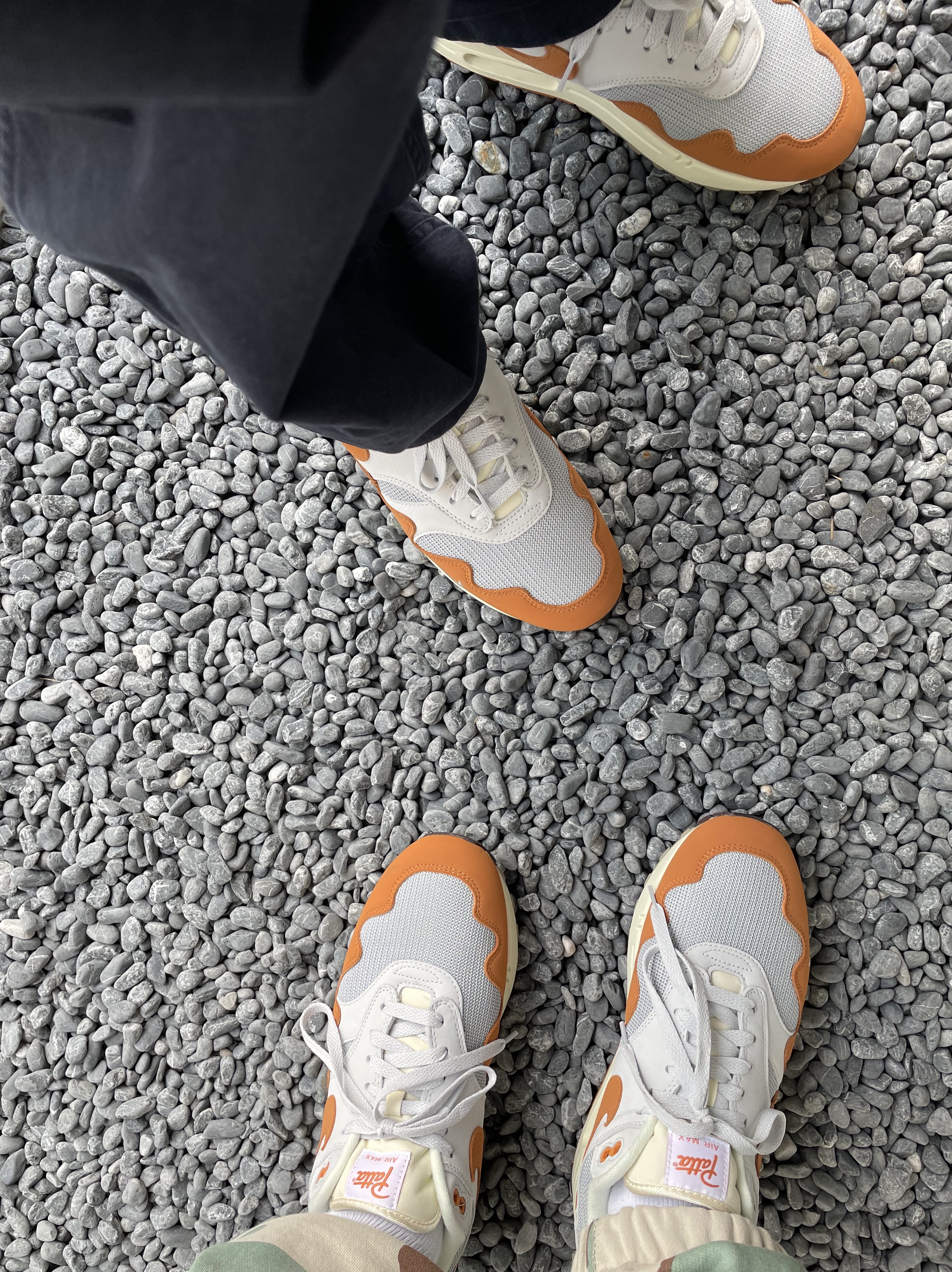 Nike x Patta Air Max 1 Monarch 착용 스타일