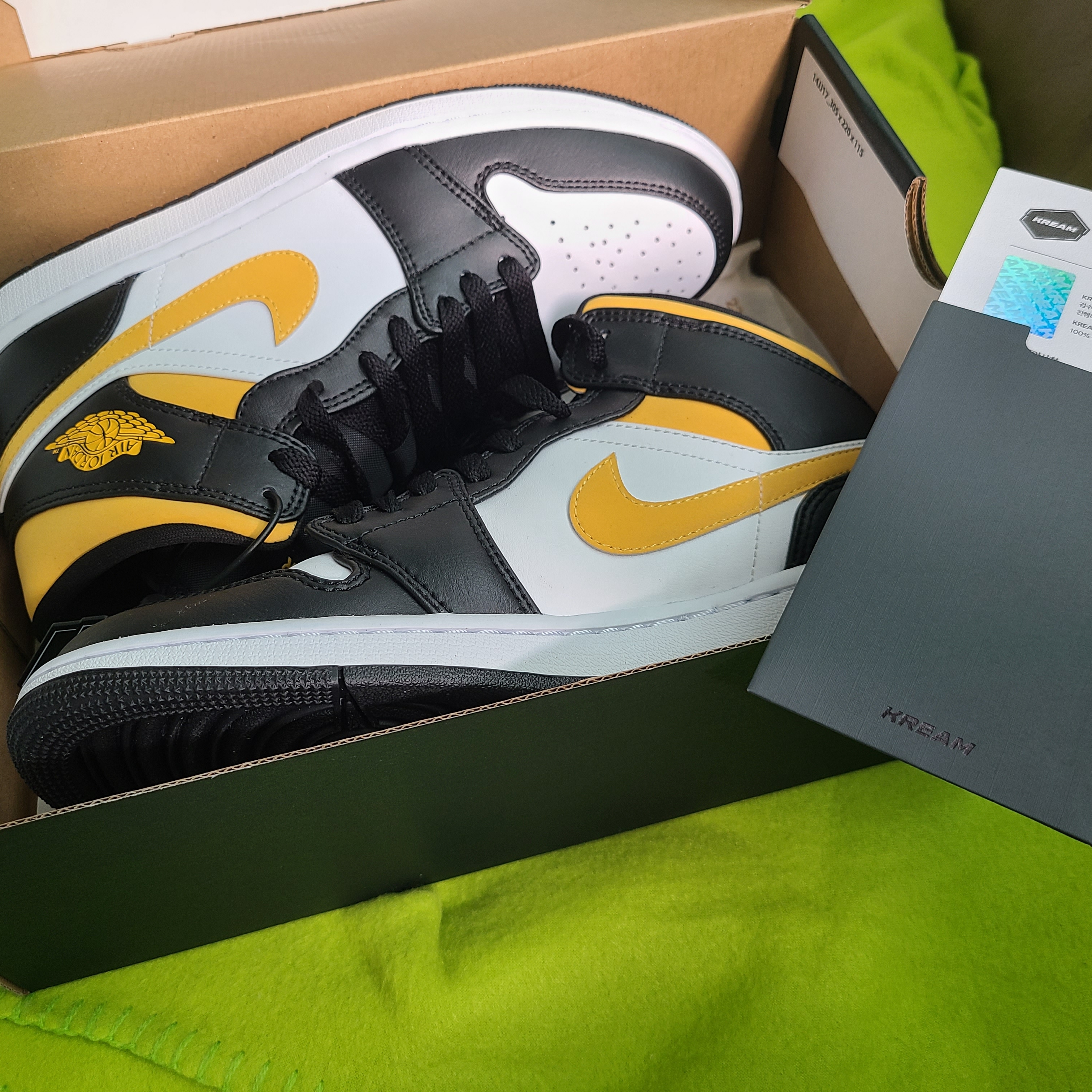 Jordan 1 Mid Pollen 착용 스타일 - 4