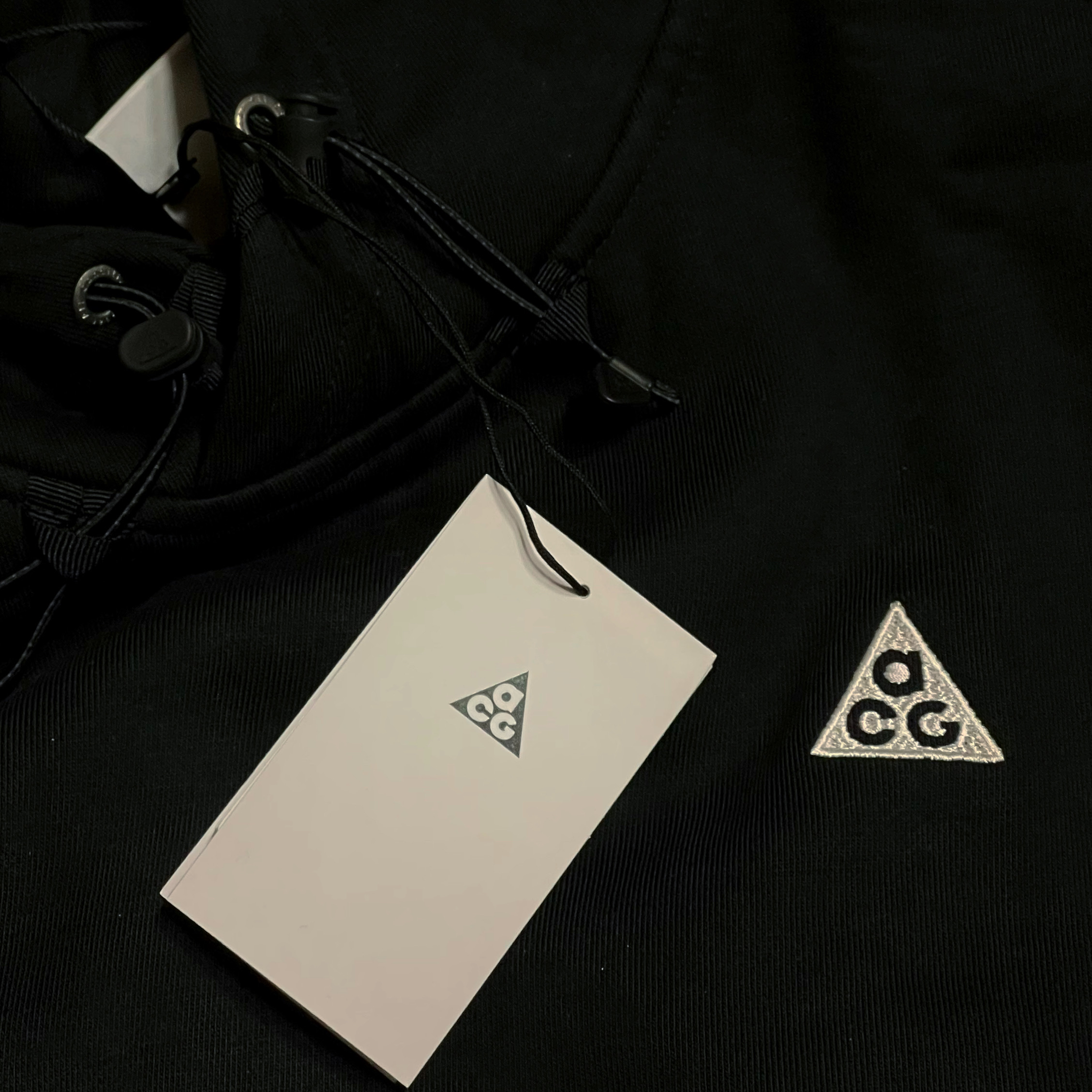 Nike ACG Pullover Fleece Hoodie Black Summit White - Asia 착용 스타일 - 2