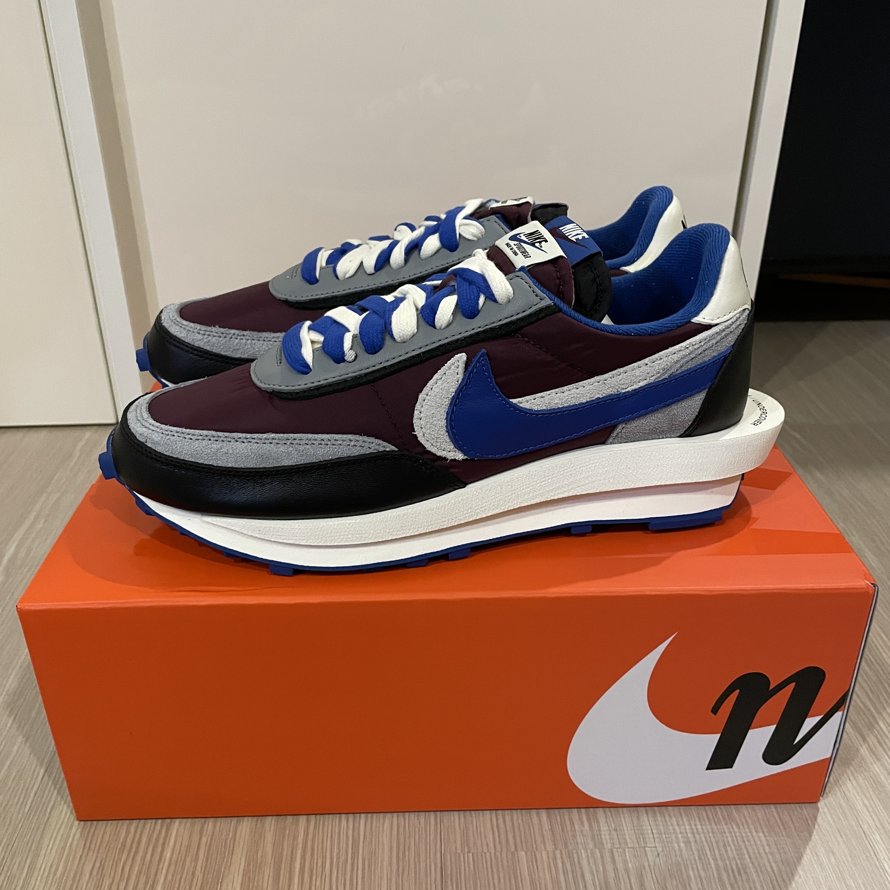 Nike x Sacai x Undercover LDWaffle Night Maroon Team Royal 착용 스타일