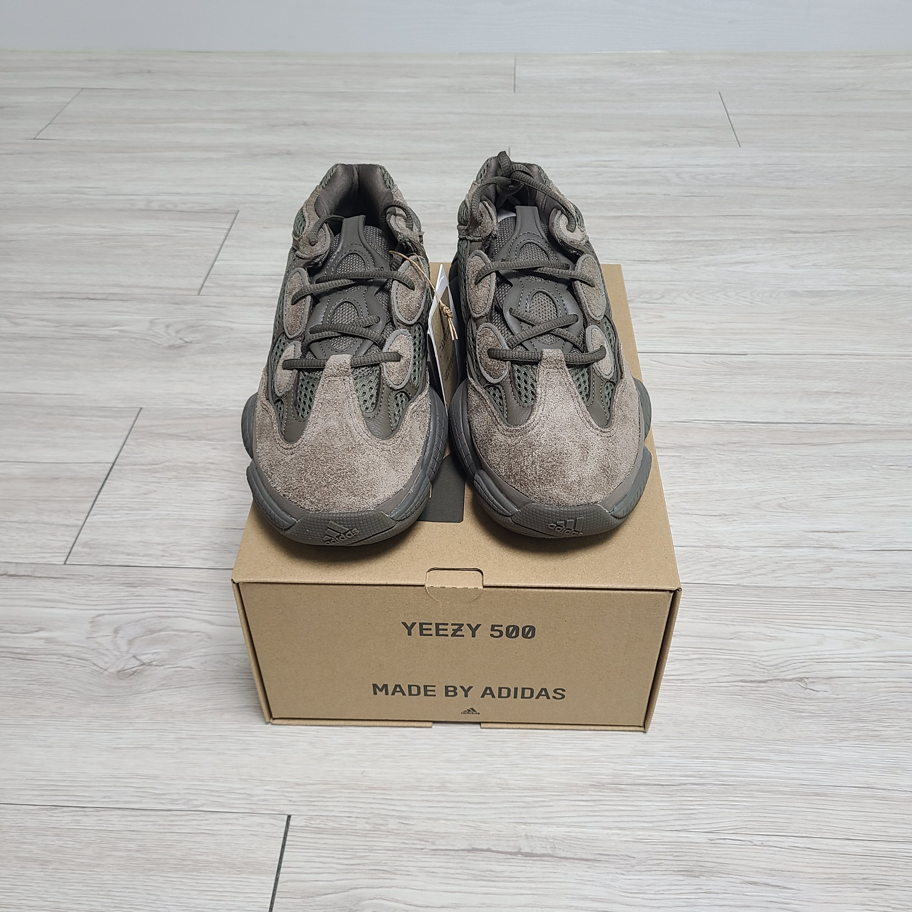 Adidas Yeezy 500 Clay Brown 착용 스타일 - 3