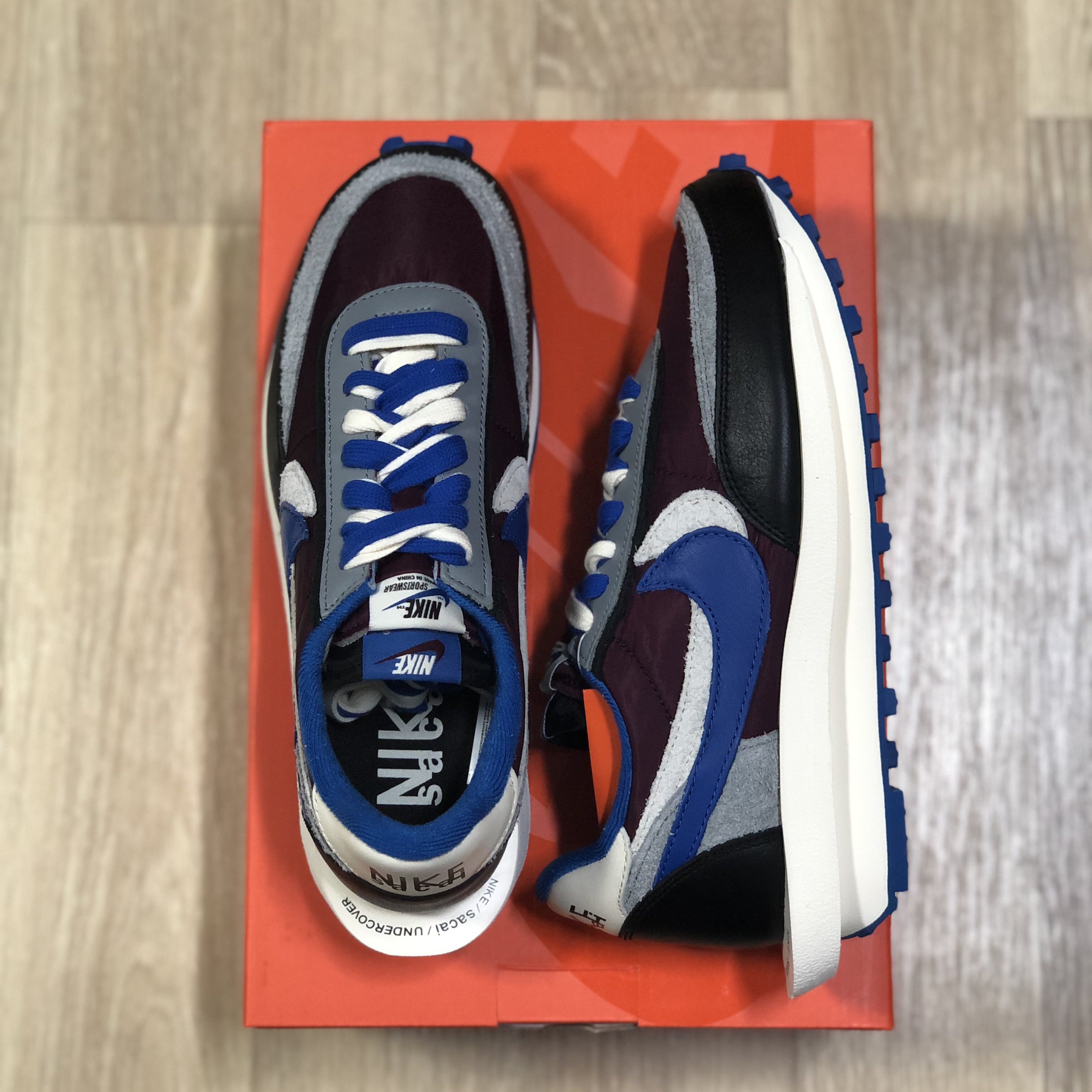 Nike x Sacai x Undercover LDWaffle Night Maroon Team Royal 착용 스타일 - 3