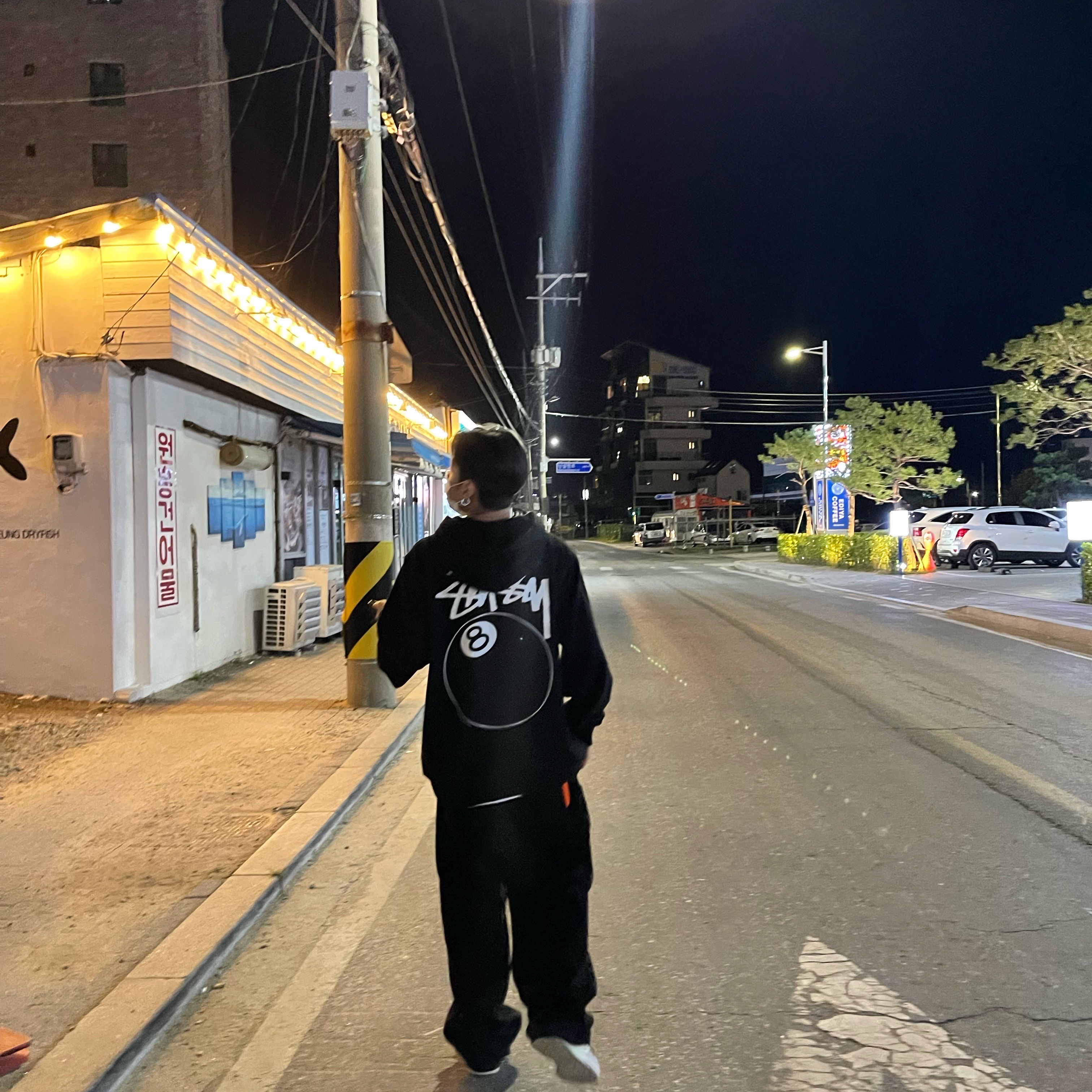 Nike x Off-White Dunk Low The 50 - Lot 18, Stussy 8 Ball Hoodie Black - 21FW 착용 스타일 - 2