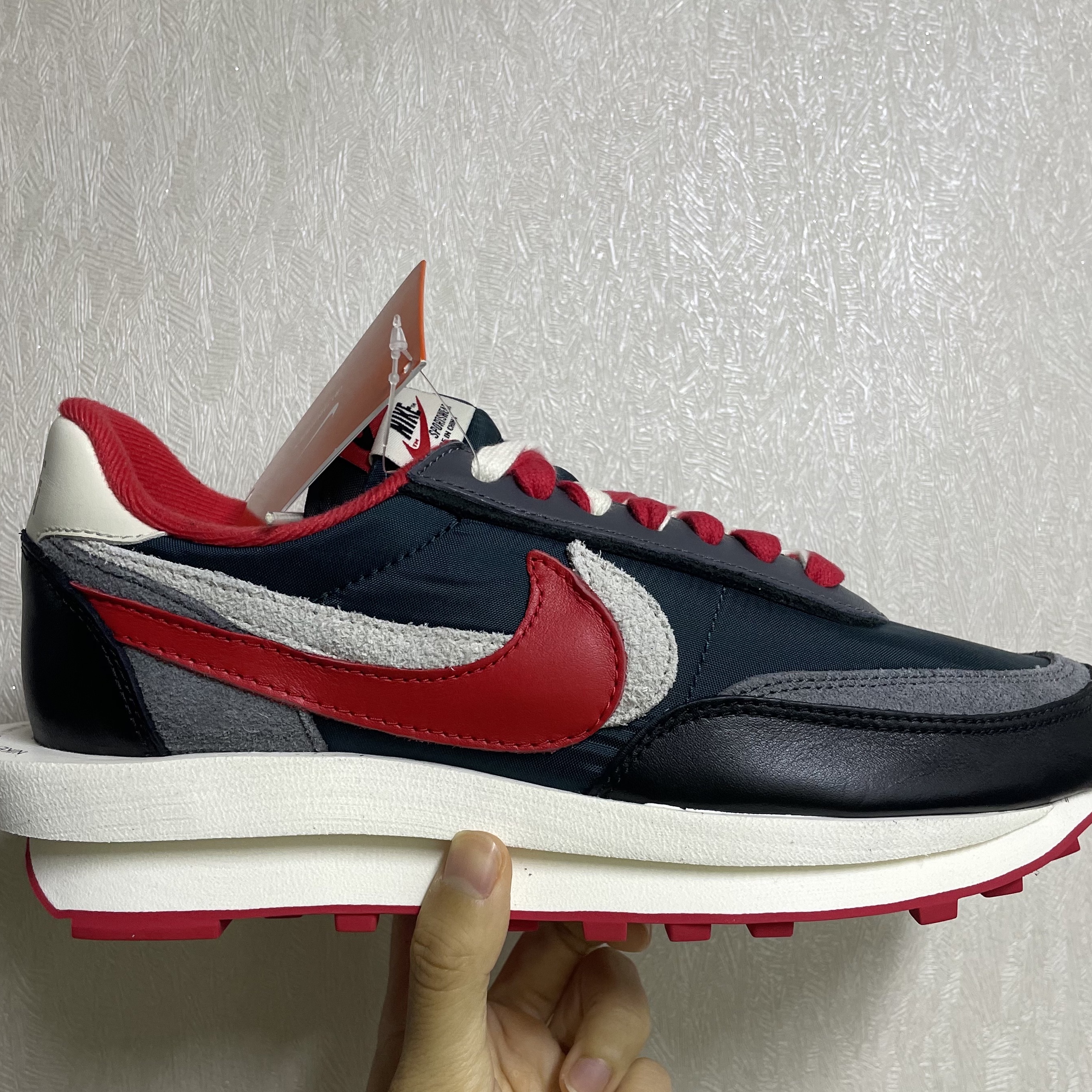 Nike x Sacai x Undercover LDWaffle Midnight Spruce University Red 착용 스타일 - 2