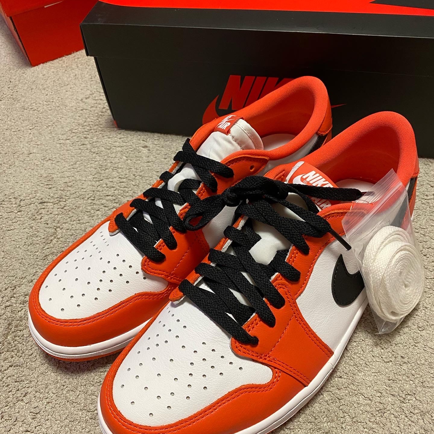Jordan 1 Low OG Starfish 착용 스타일 - 2