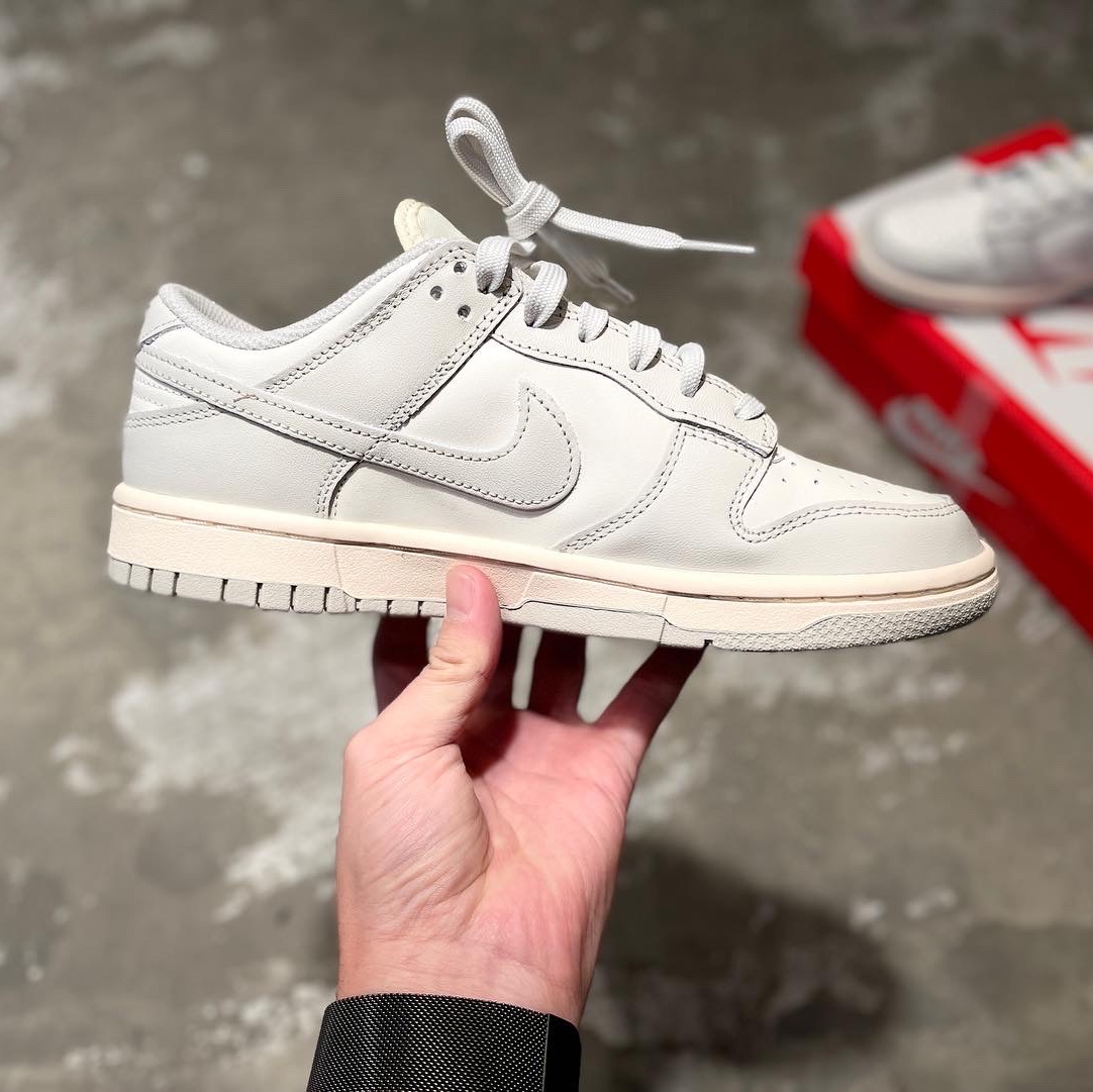 (W) Nike Dunk Low Light Bone 착용 스타일 - 1