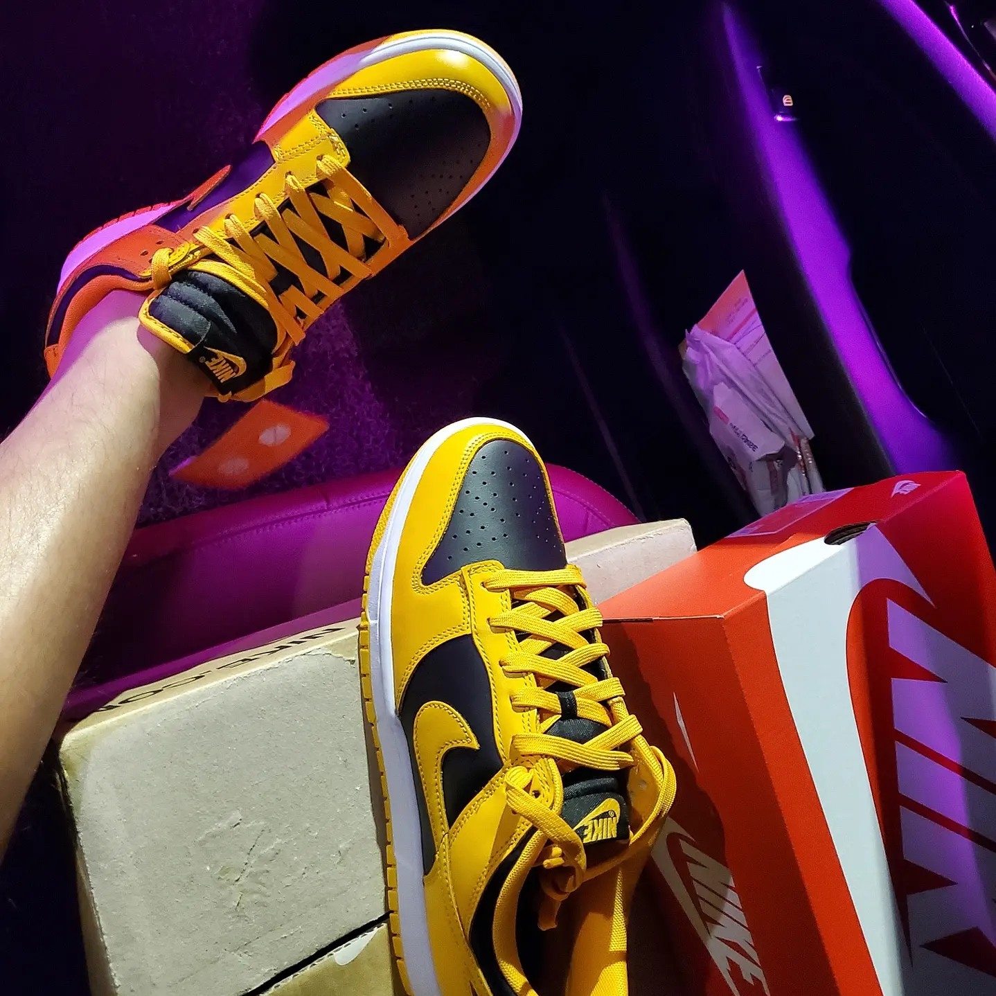 Nike Dunk Low Retro Championship Goldenrod 착용 스타일 - 1