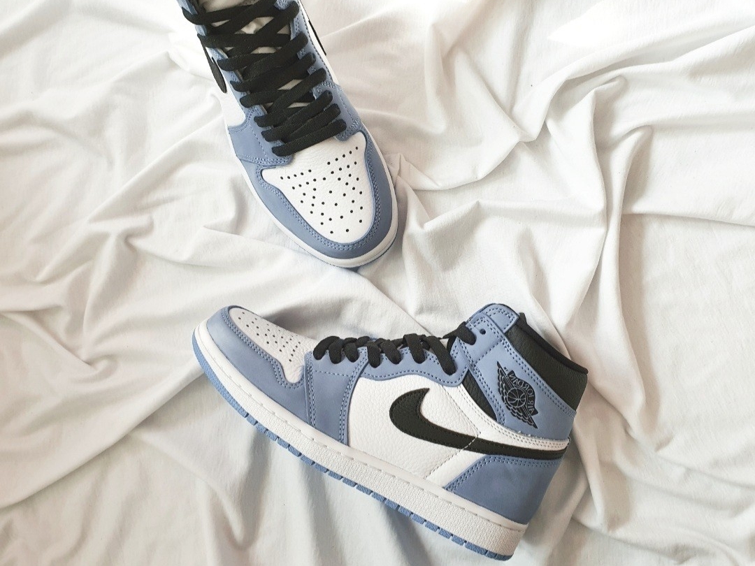 Jordan 1 Retro High OG University Blue, (GS) Jordan 1 Retro High OG University Blue 착용 스타일 - 2