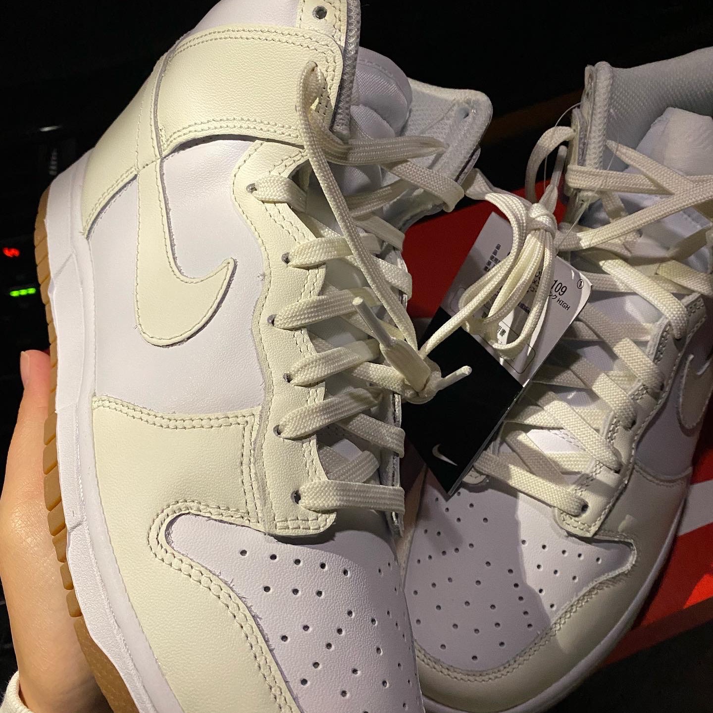 (W) Nike Dunk High Sail Gum 착용 스타일 - 2