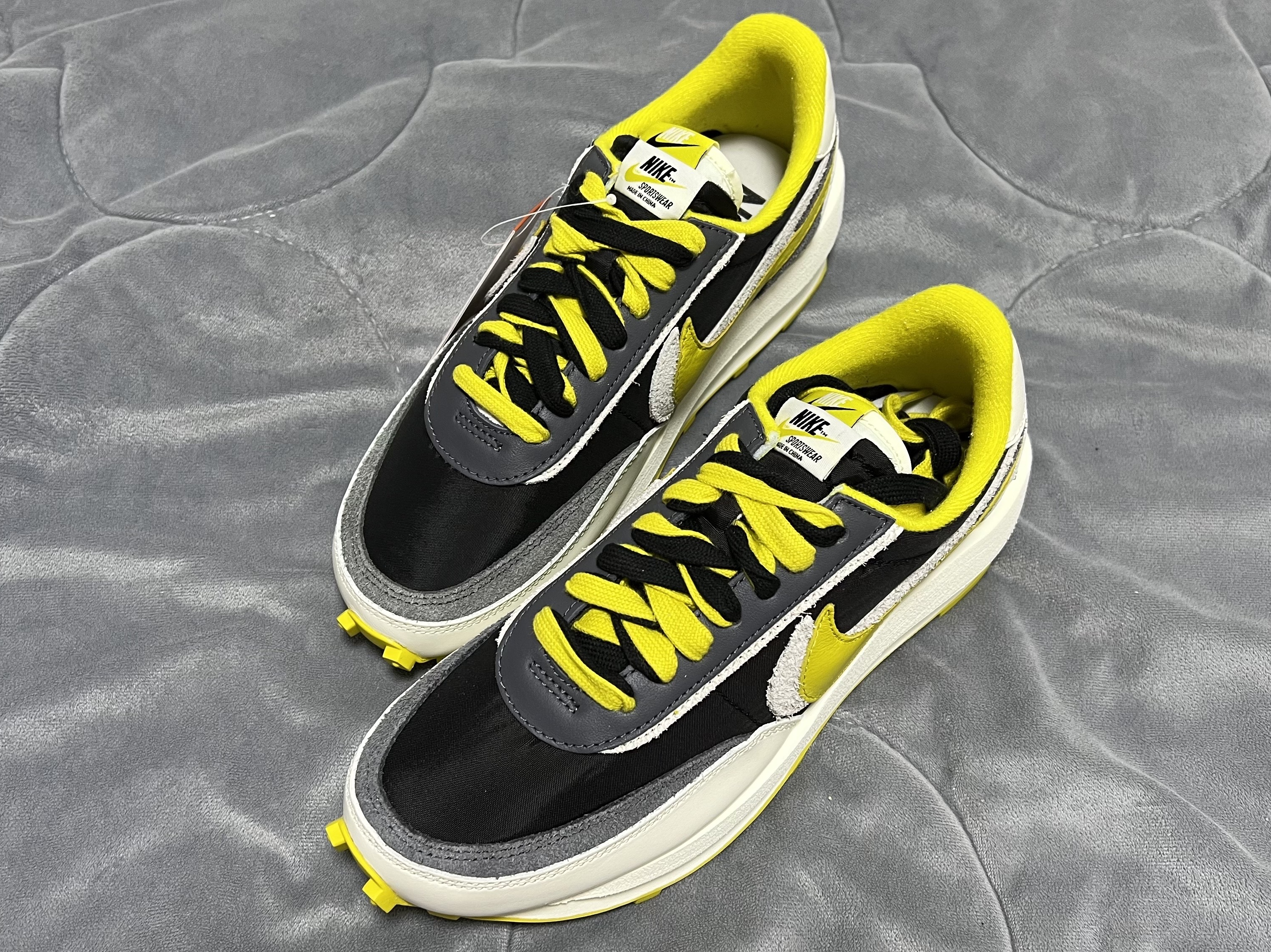 Nike x Sacai x Undercover LDWaffle Black Bright Citron 착용 스타일 - 3