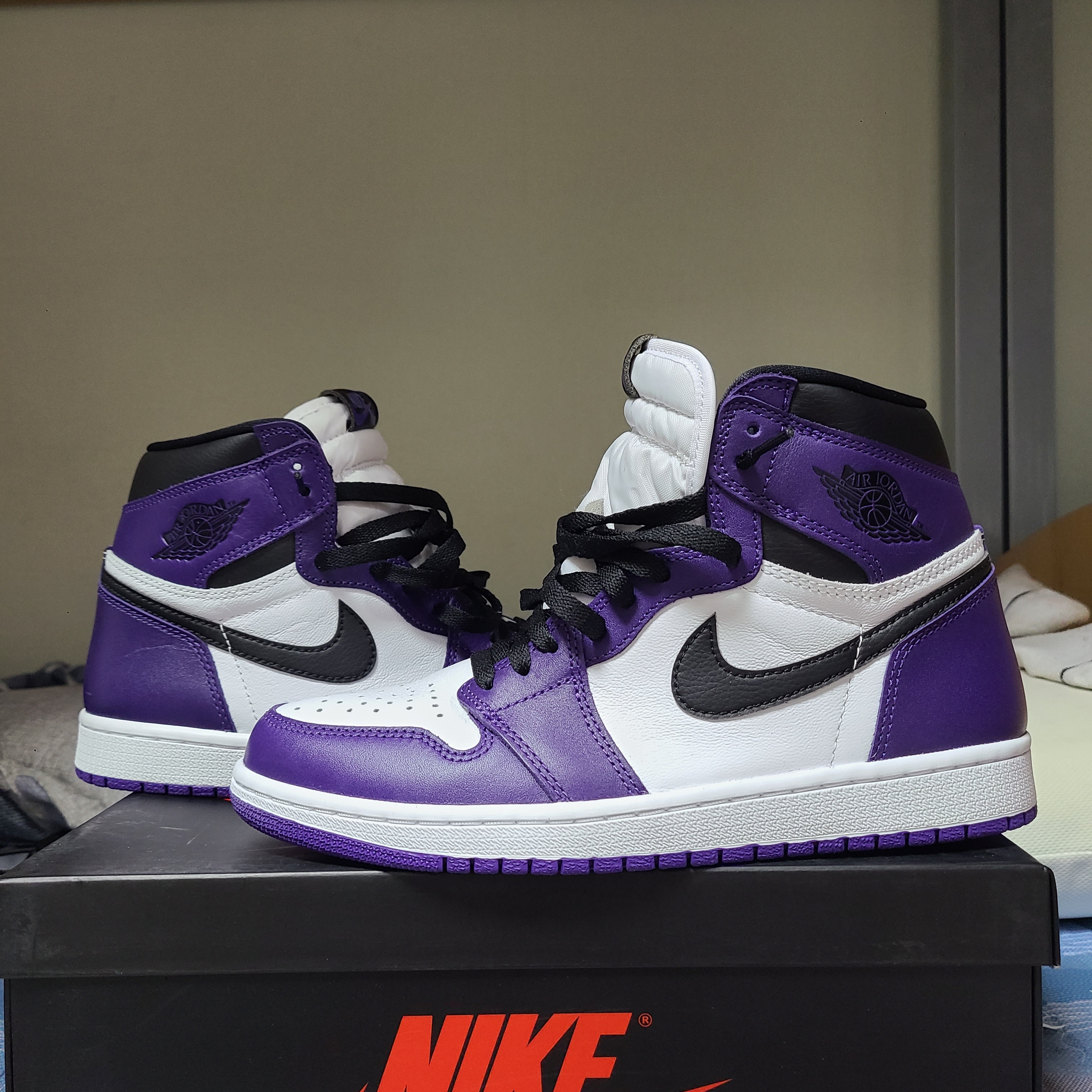 Jordan 1 Retro High OG Court Purple 2020 착용 스타일 - 3