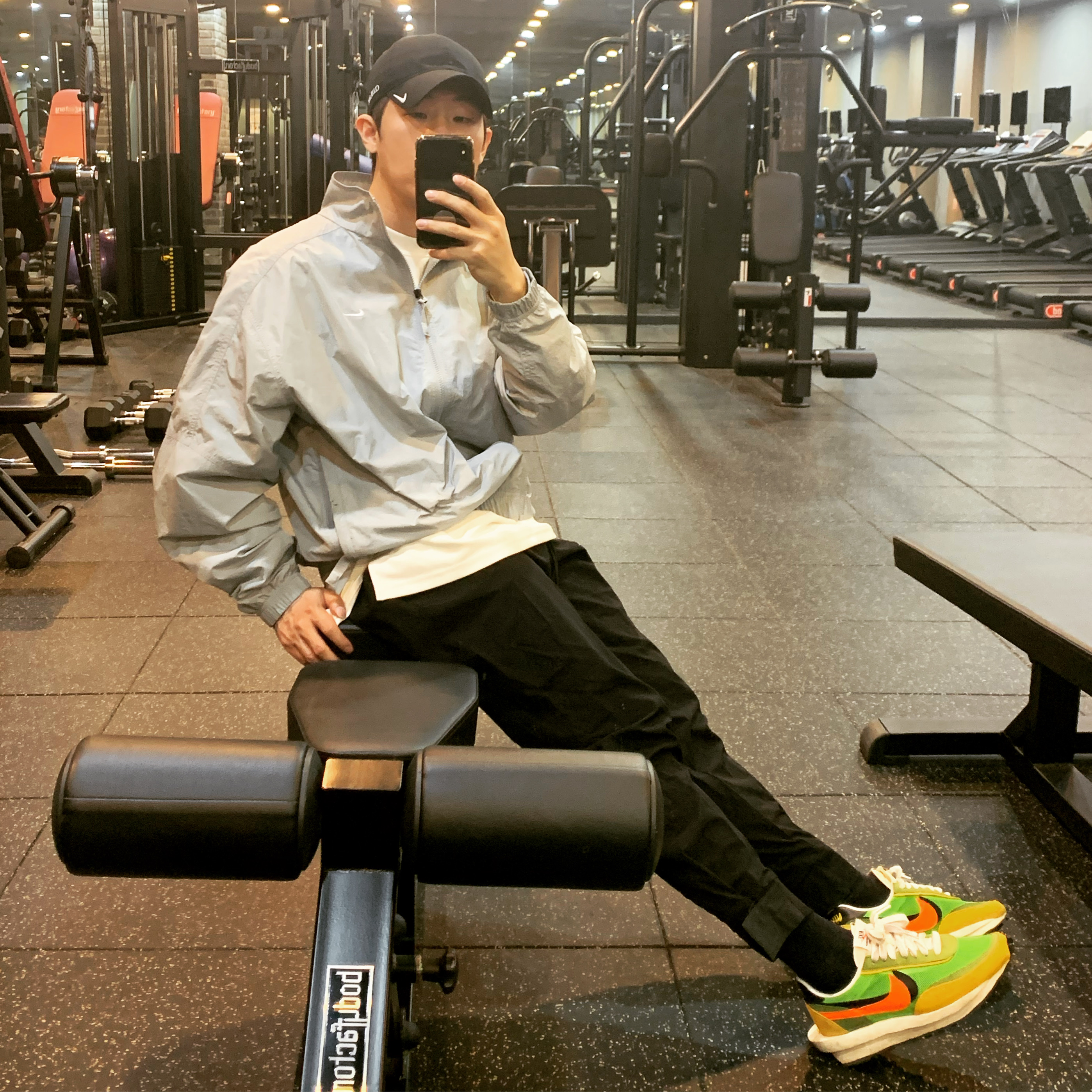 Nike x Sacai LDWaffle Green Multi, Nike x Drake Nocta Golf Cap Black 착용 스타일
