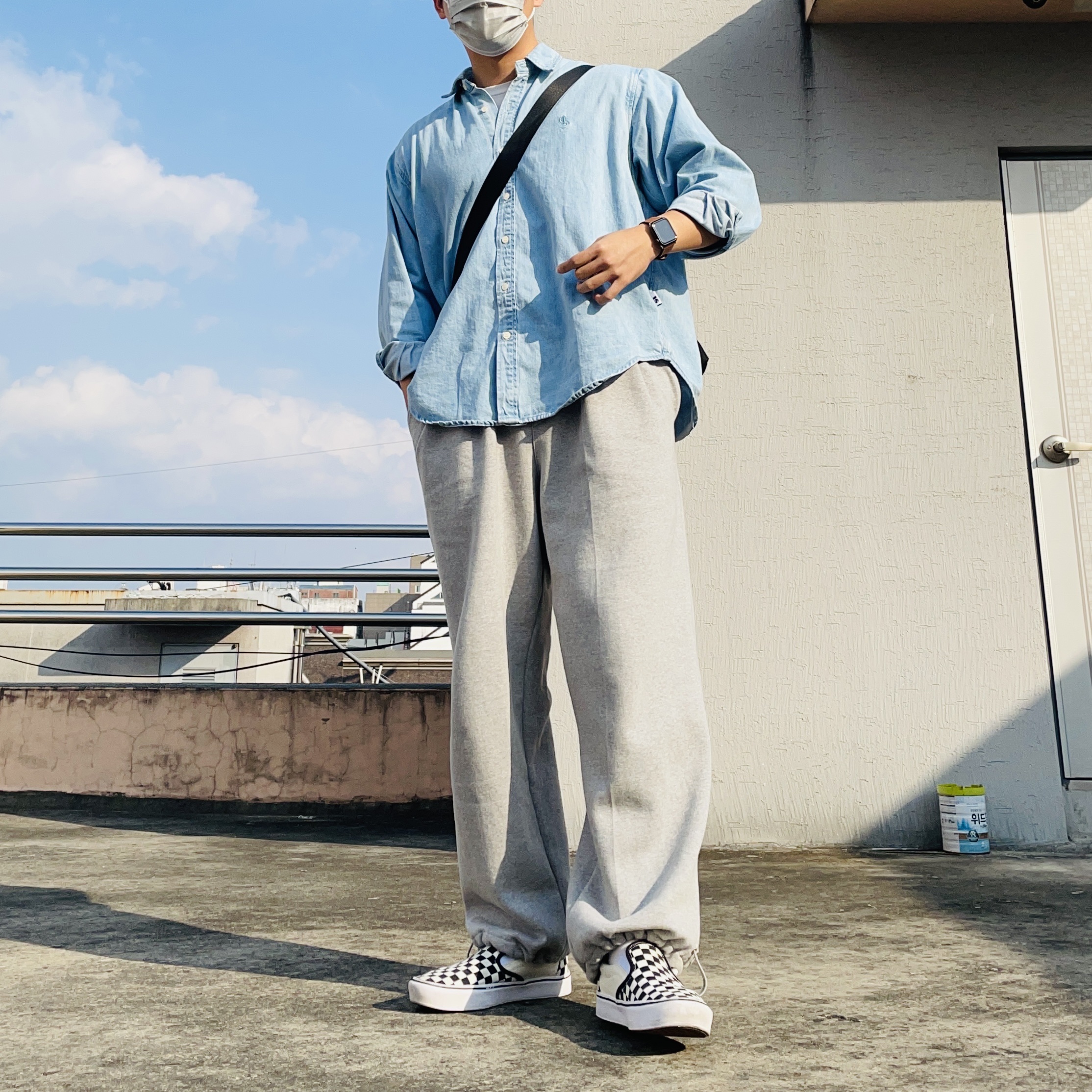 Vans Slip-On ComfyCush Checkerboard 착용 스타일 - 2