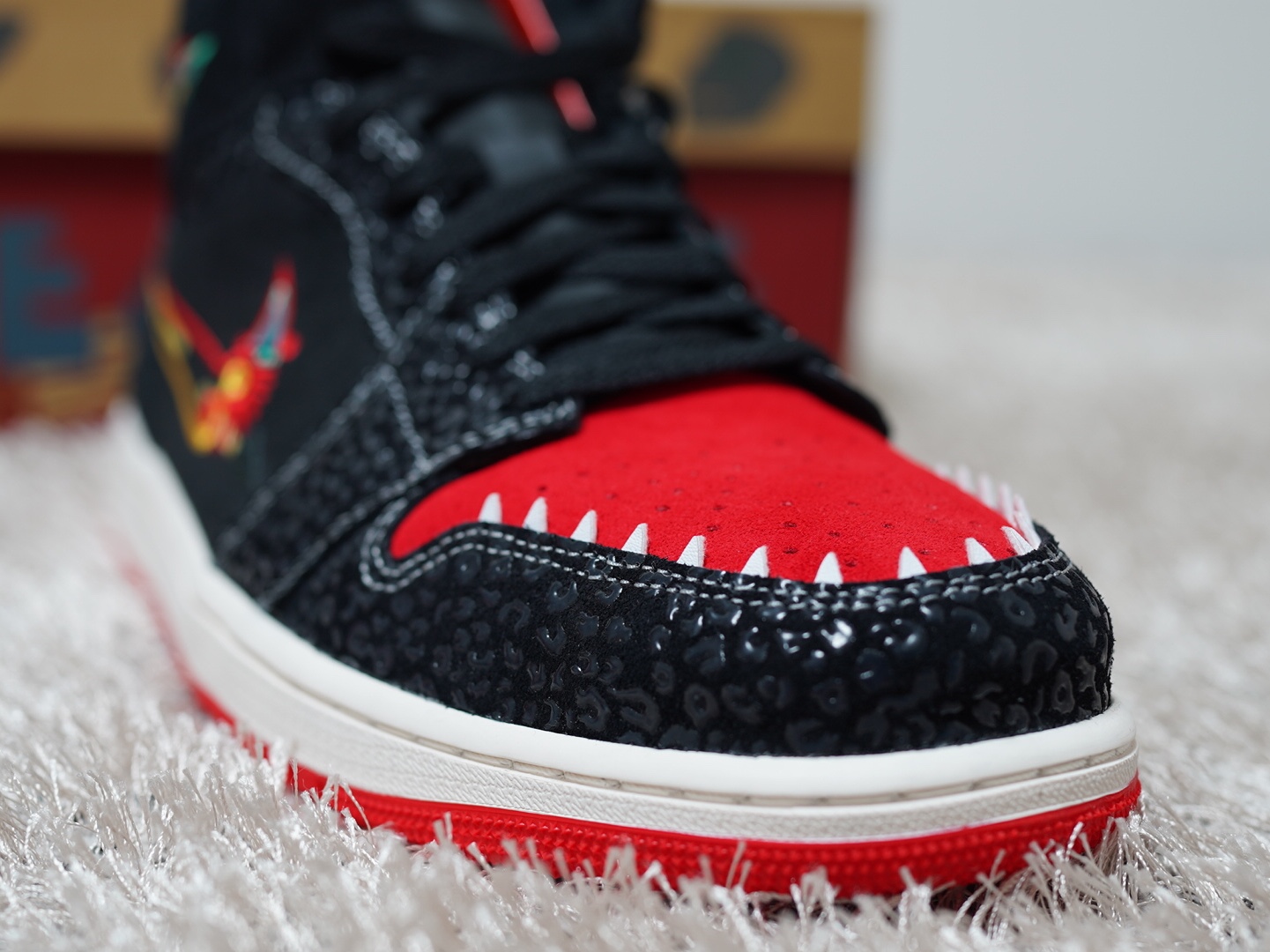 Jordan 1 Mid SE Siempre Familia 착용 스타일 - 3