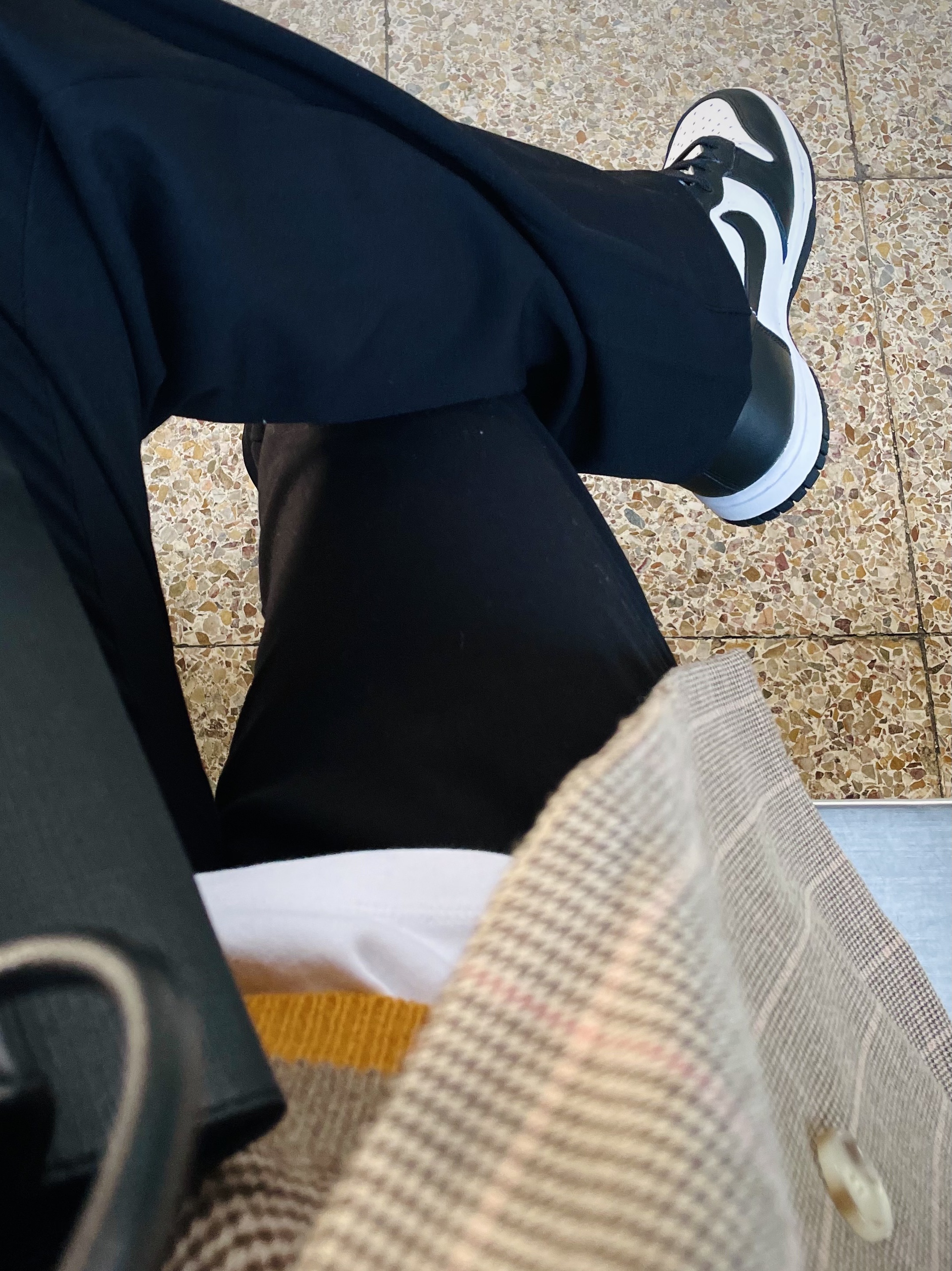 (W) Nike Dunk High Black and White 착용 스타일