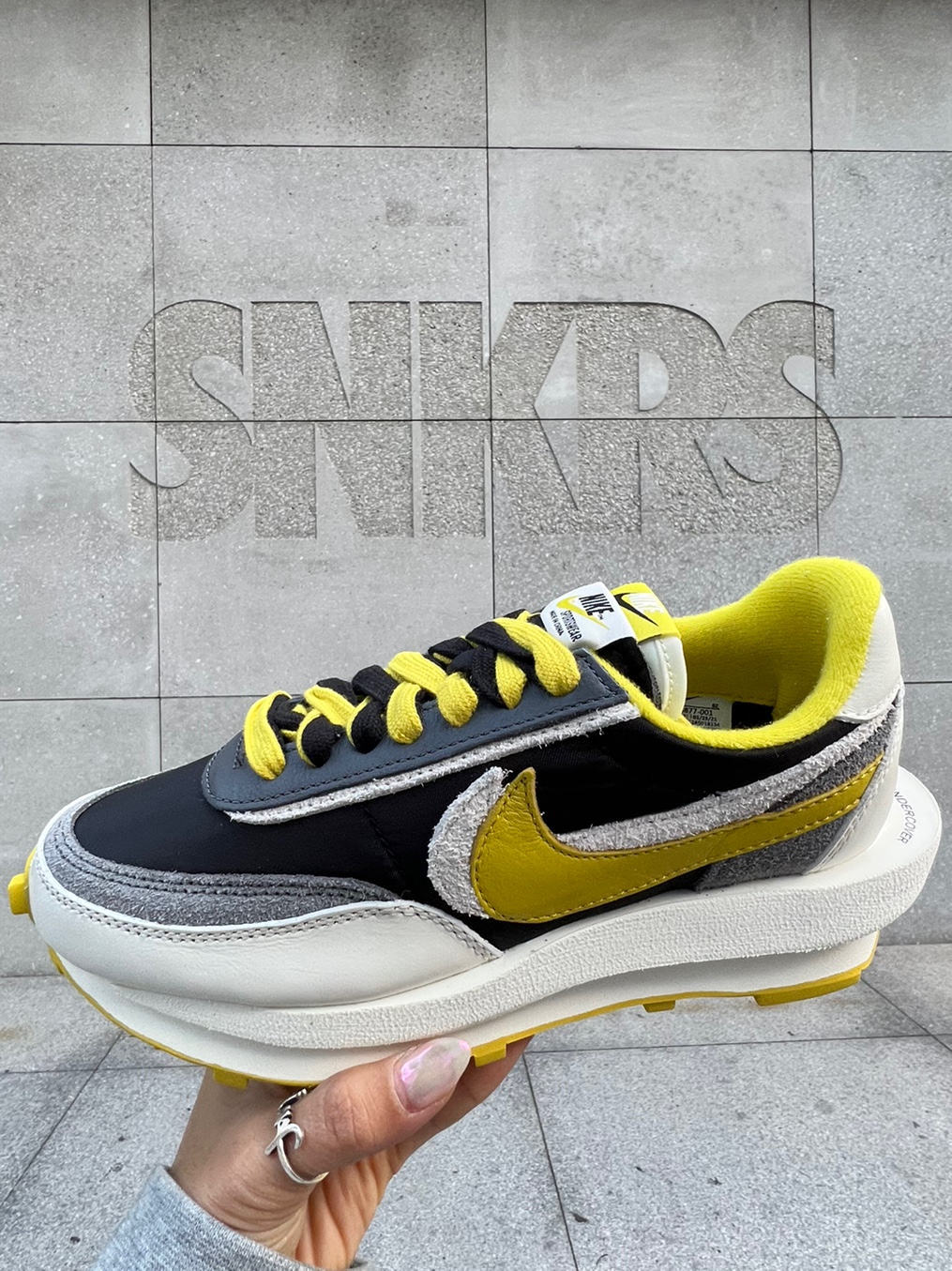 Nike x Sacai Blazer Low Magma Orange, Nike x Stussy Cuff Beanie Black 착용 스타일 - 3