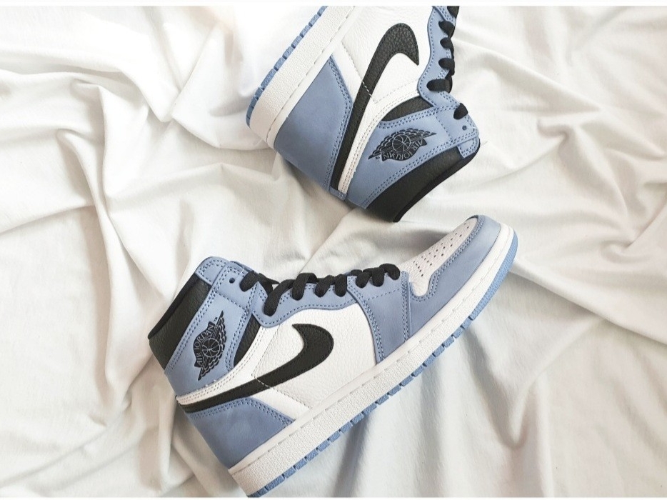 Jordan 1 Retro High OG University Blue, (GS) Jordan 1 Retro High OG University Blue 착용 스타일 - 1