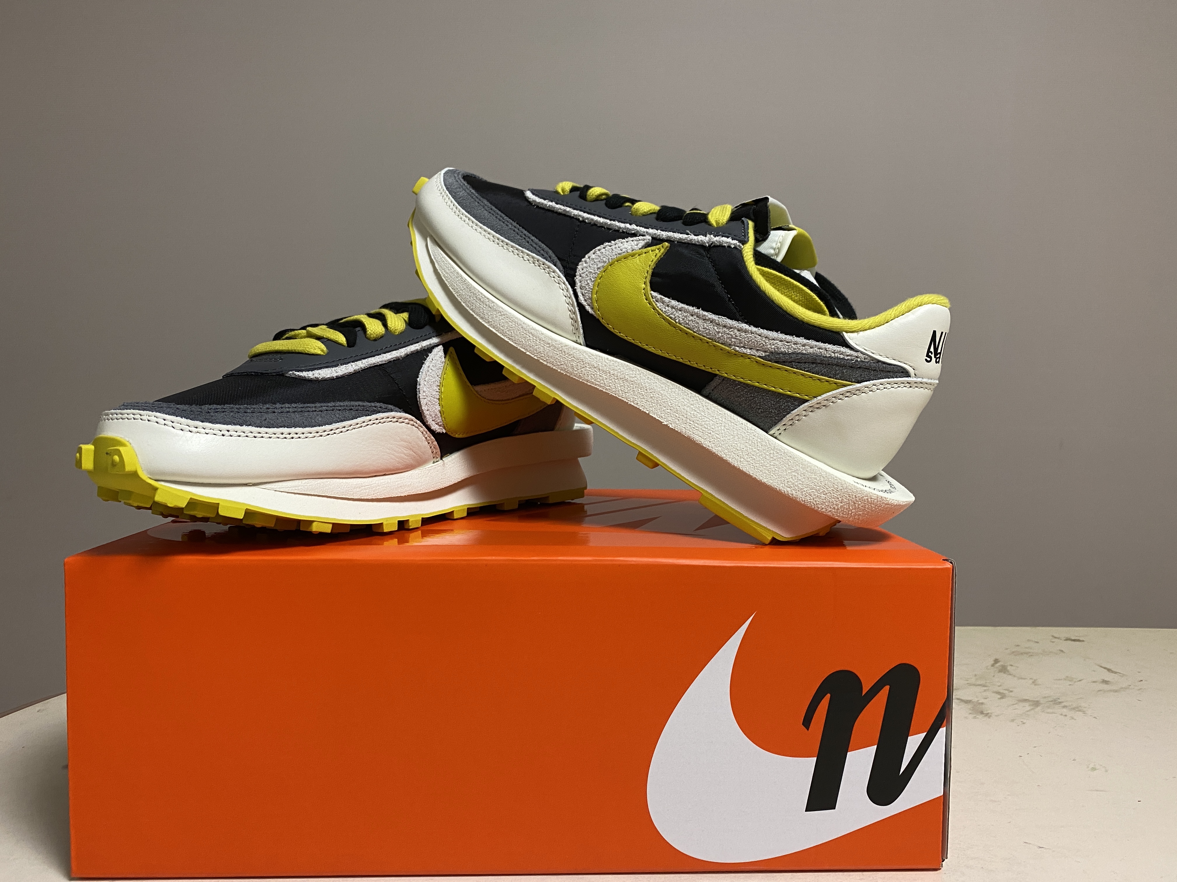 Nike x Sacai x Undercover LDWaffle Black Bright Citron 착용 스타일 - 2