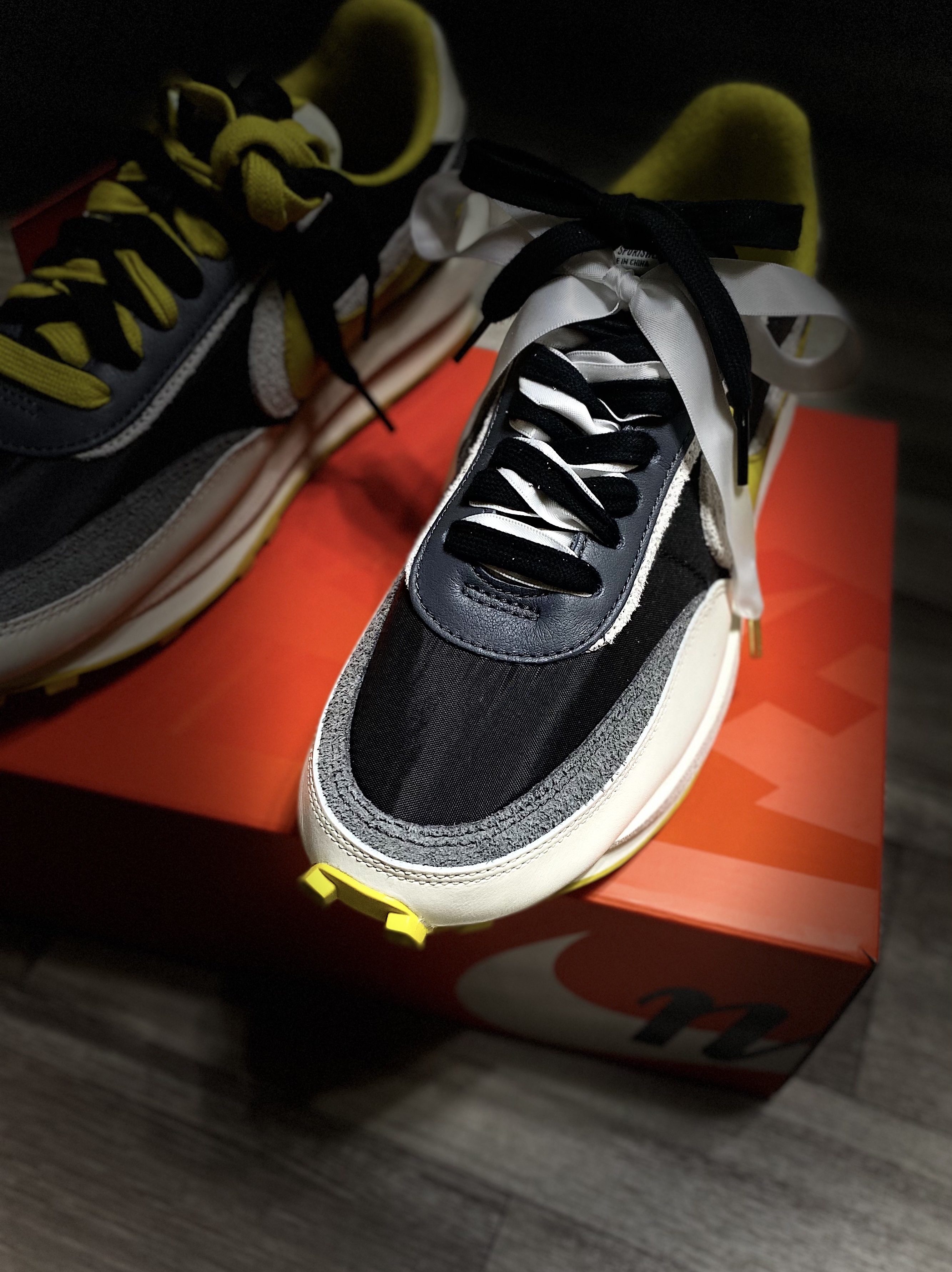 Lego Ford Mustang, Nike x Sacai x Undercover LDWaffle Black Bright Citron 착용 스타일 - 2