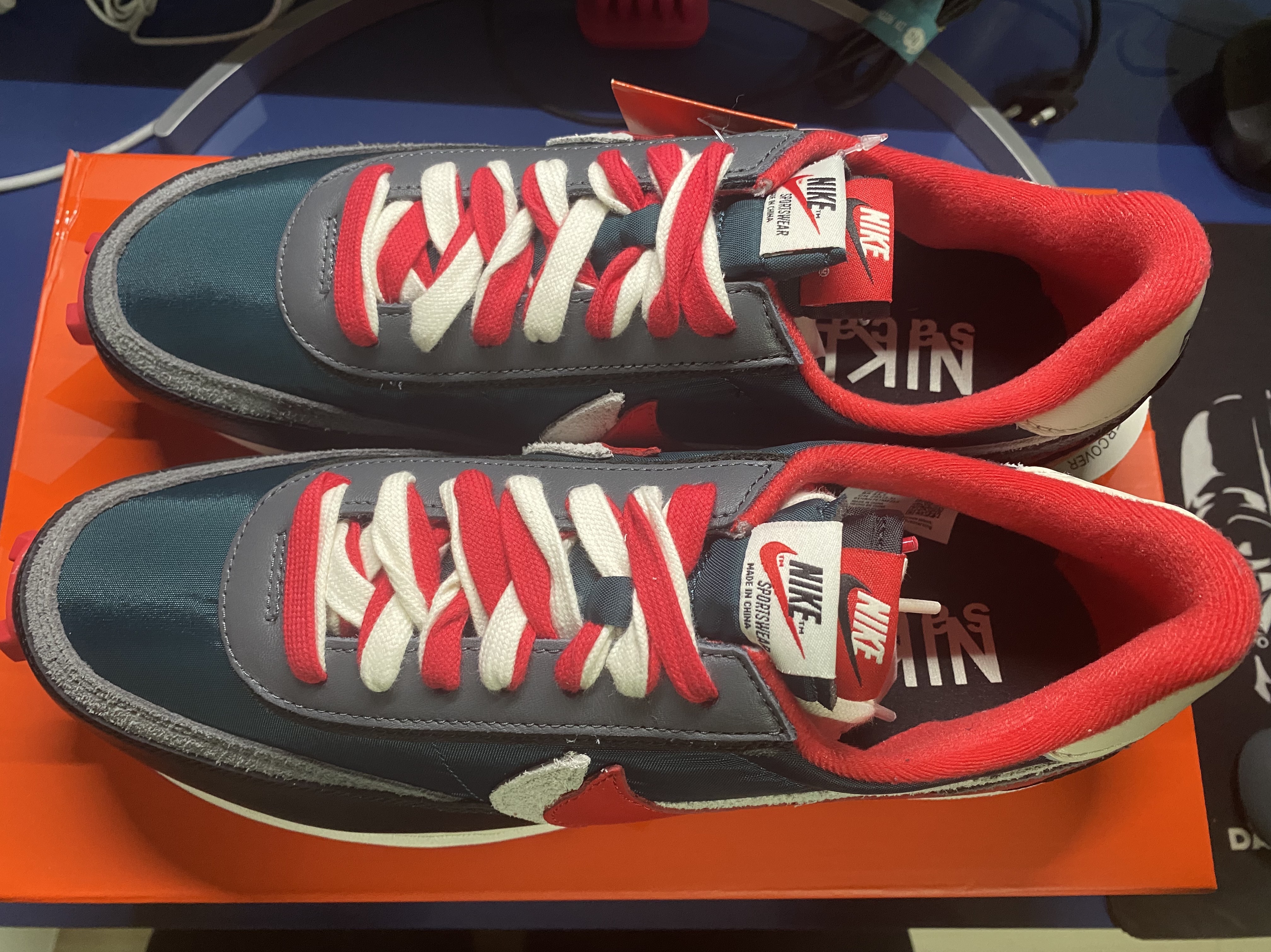 Nike x Sacai x Undercover LDWaffle Midnight Spruce University Red 착용 스타일 - 2