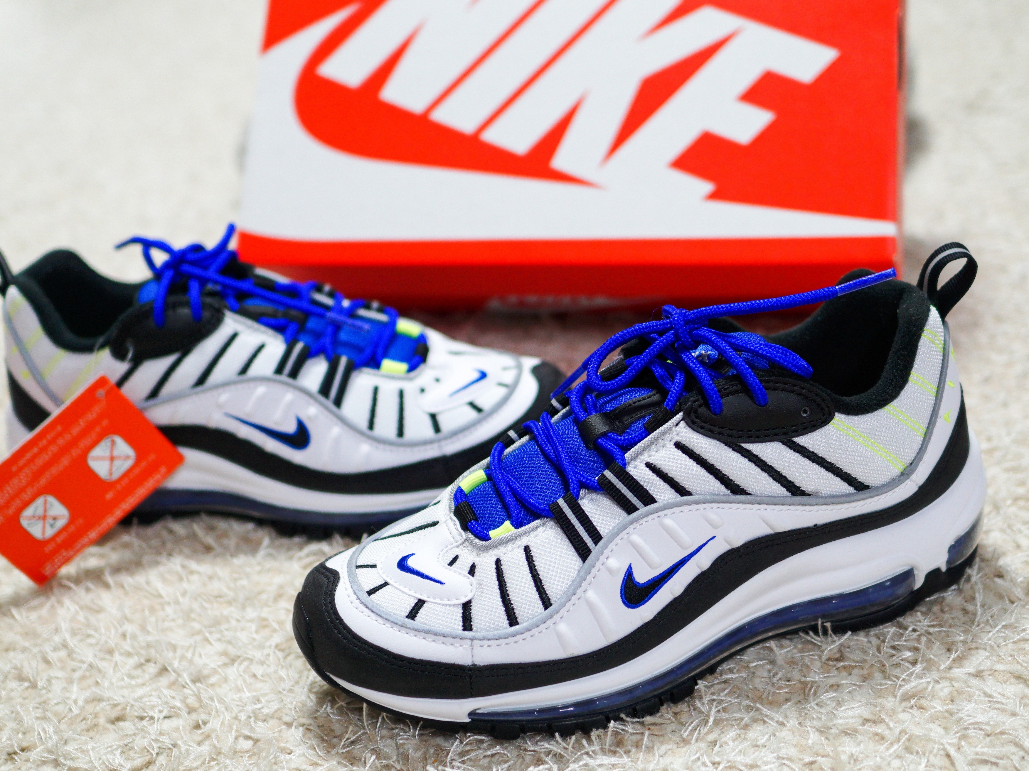 Nike Air Max 98 White Black Racer Blue 착용 스타일 - 2