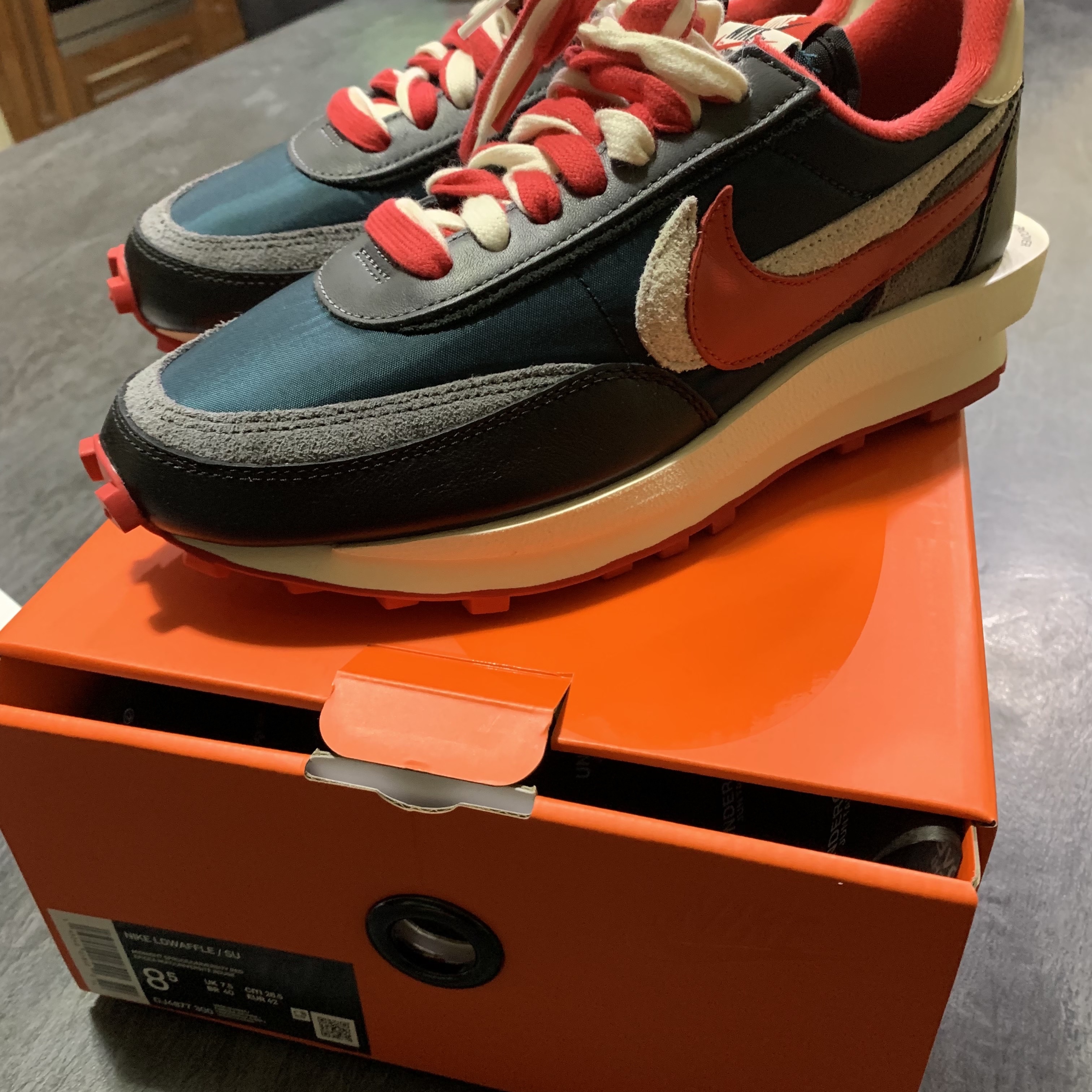 Nike x Sacai x Undercover LDWaffle Midnight Spruce University Red 착용 스타일 - 2