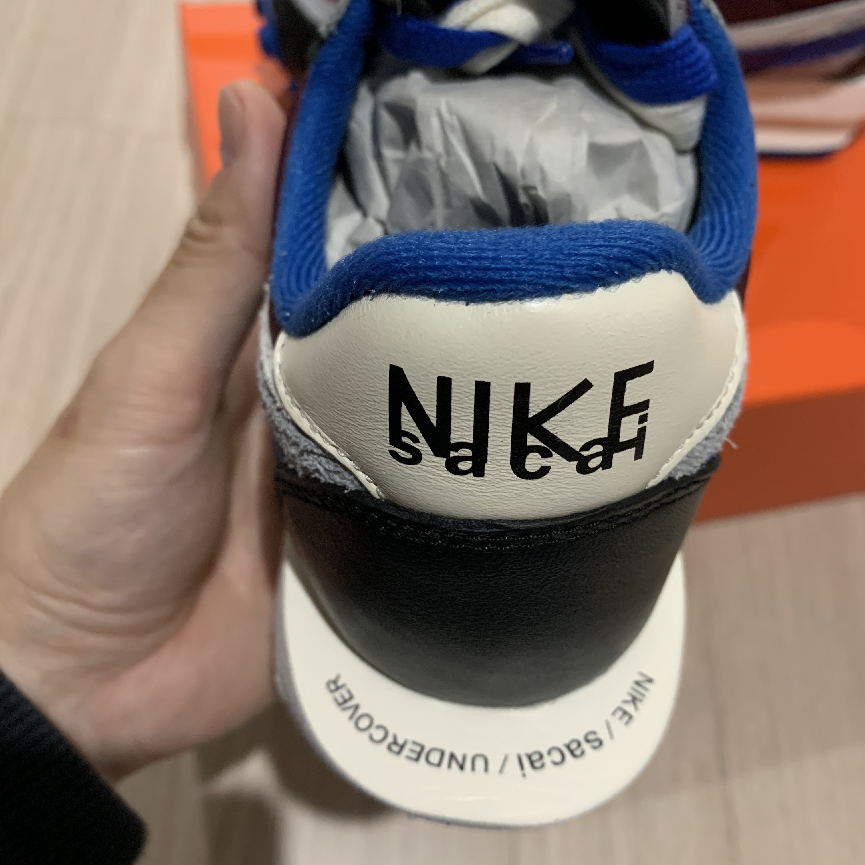 Nike x Sacai x Undercover LDWaffle Night Maroon Team Royal 착용 스타일 - 5