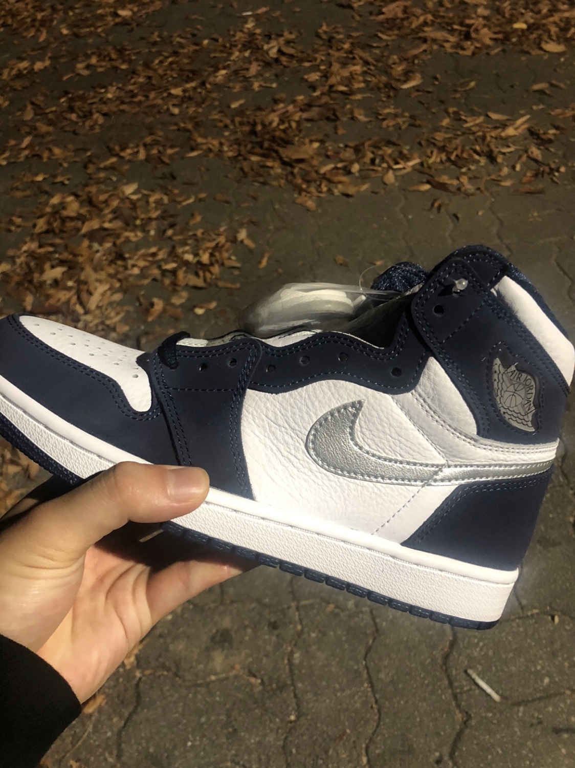 Jordan 1 Retro High OG CO.JP Midnight Navy 착용 스타일 - 1