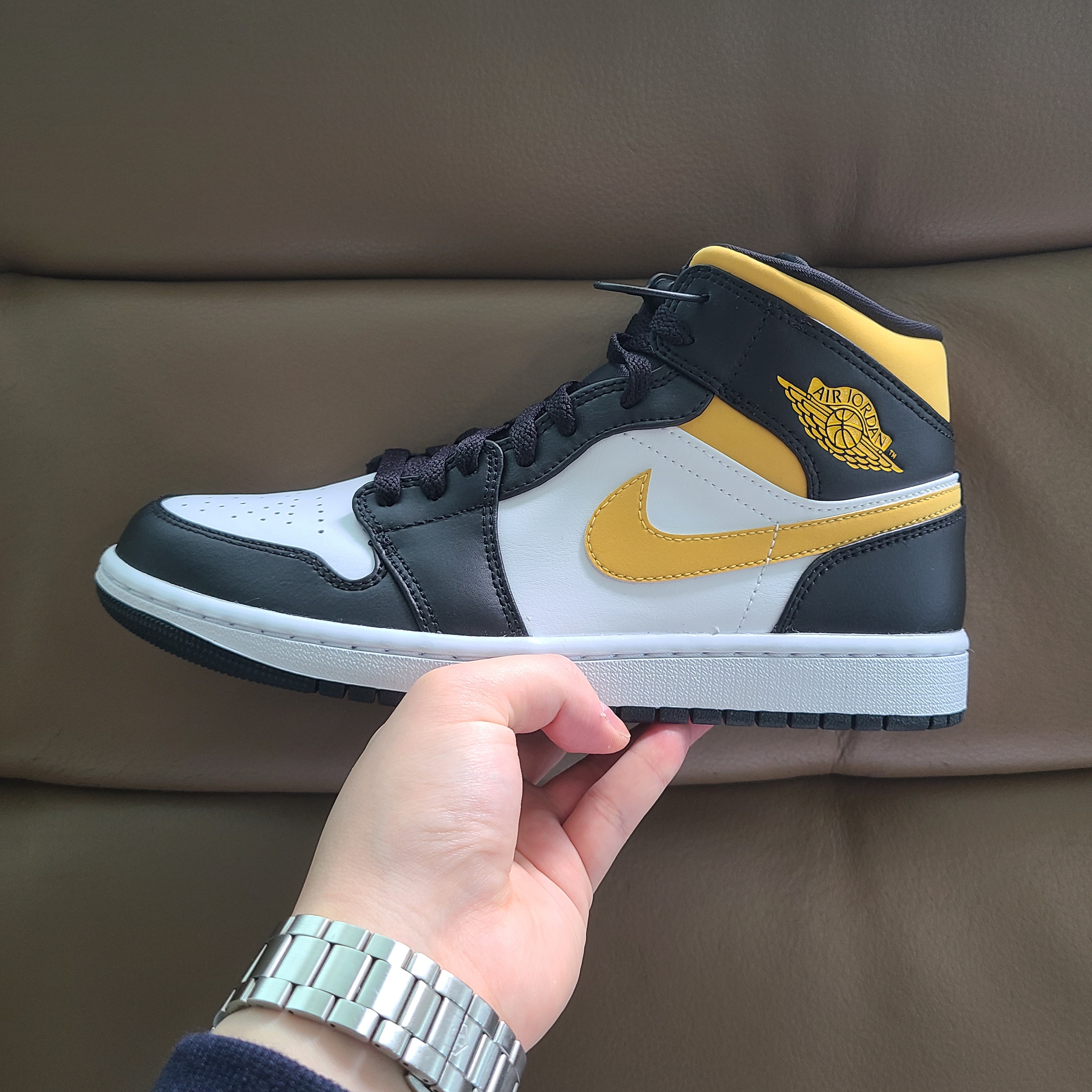 Jordan 1 Mid Pollen 착용 스타일 - 2