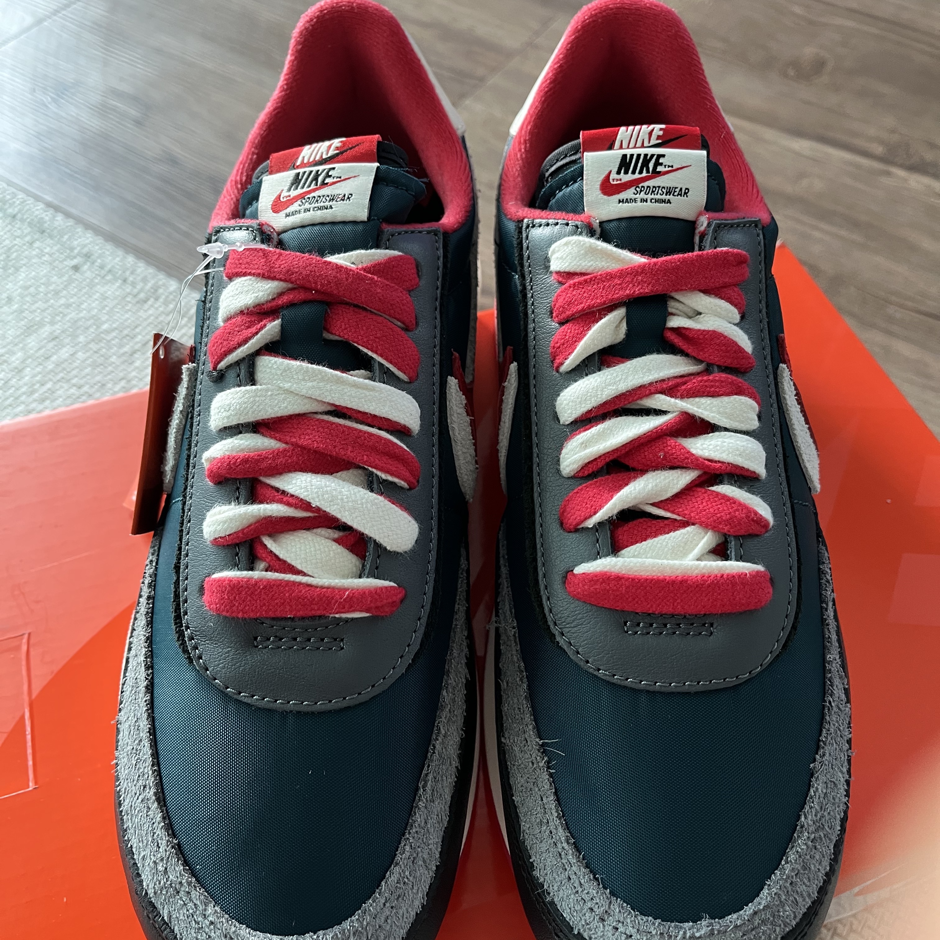 Nike x Sacai x Undercover LDWaffle Midnight Spruce University Red 착용 스타일 - 3