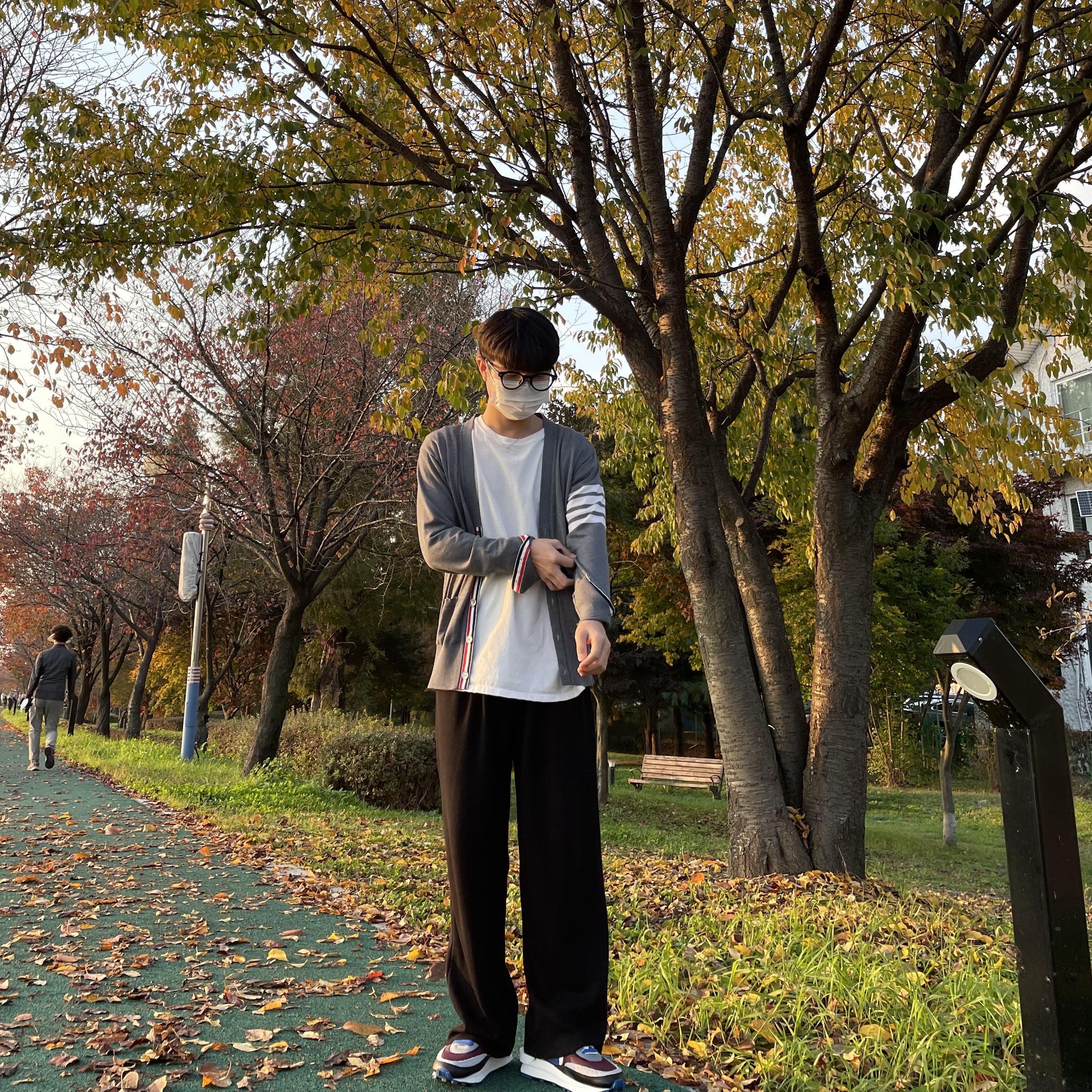 Nike x Sacai x Undercover LDWaffle Night Maroon Team Royal 착용 스타일 - 1