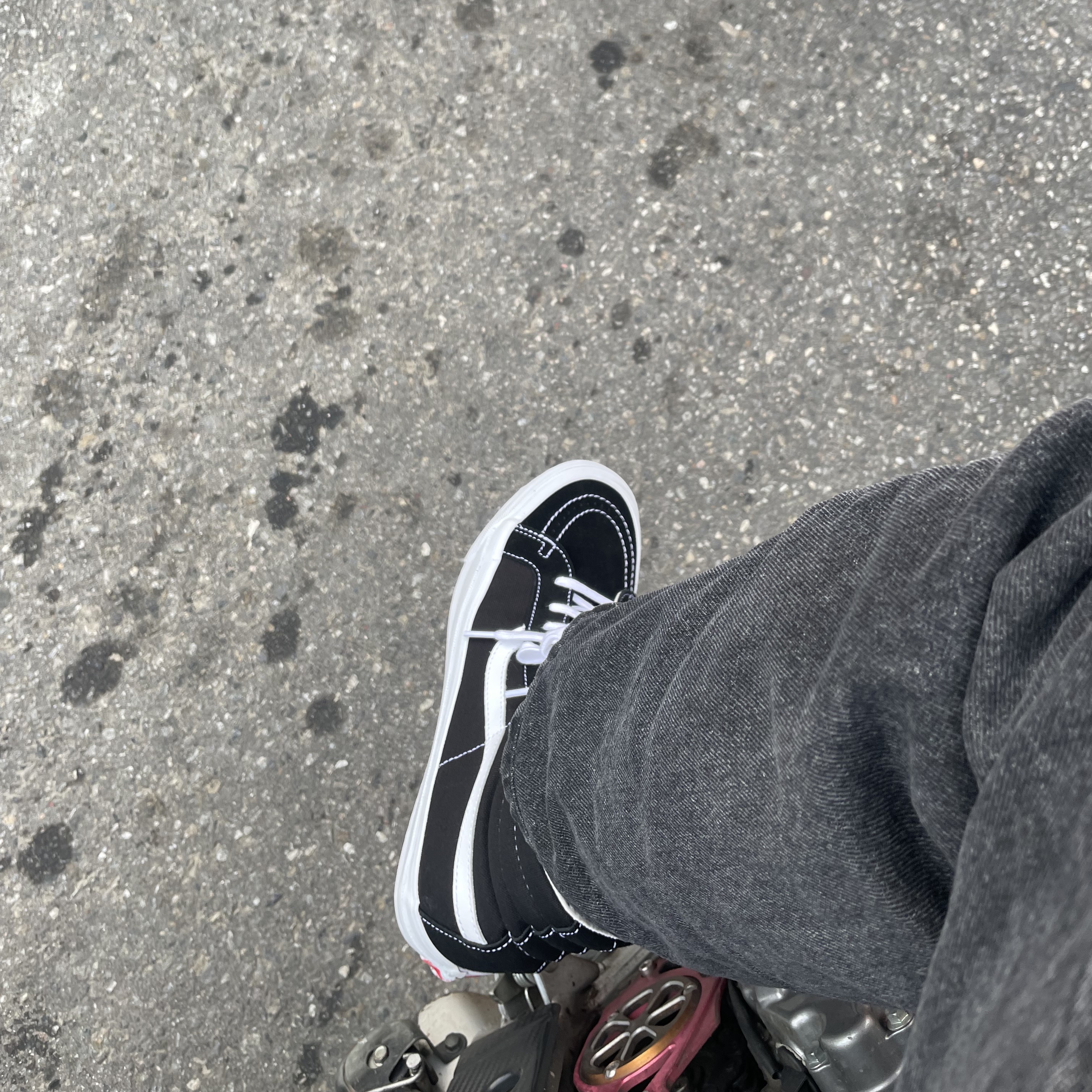 Vans Vault OG Sk8-Hi LX Black 착용 스타일 - 1