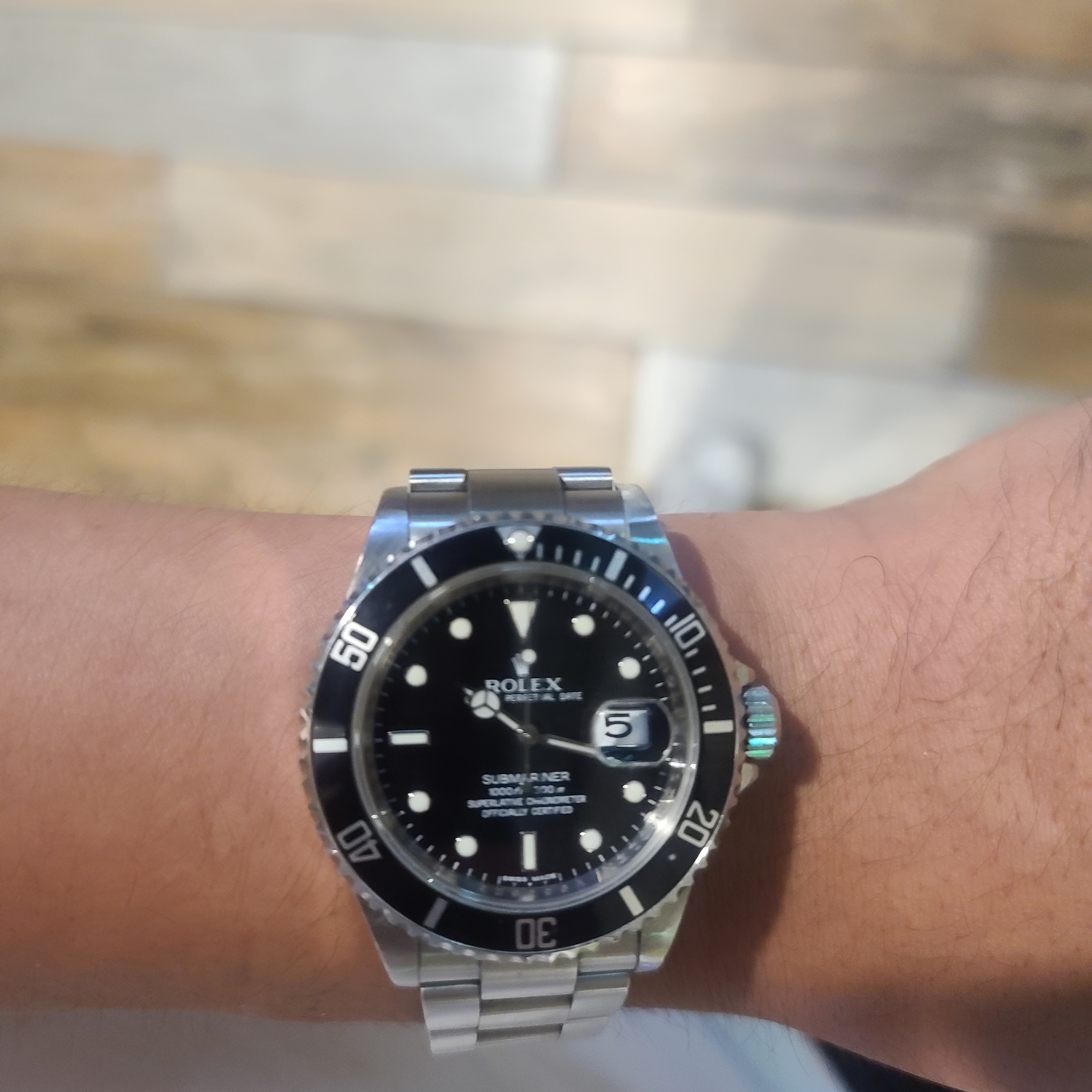 Rolex Submariner Date 41mm 126610LN Black Oyster 착용 스타일