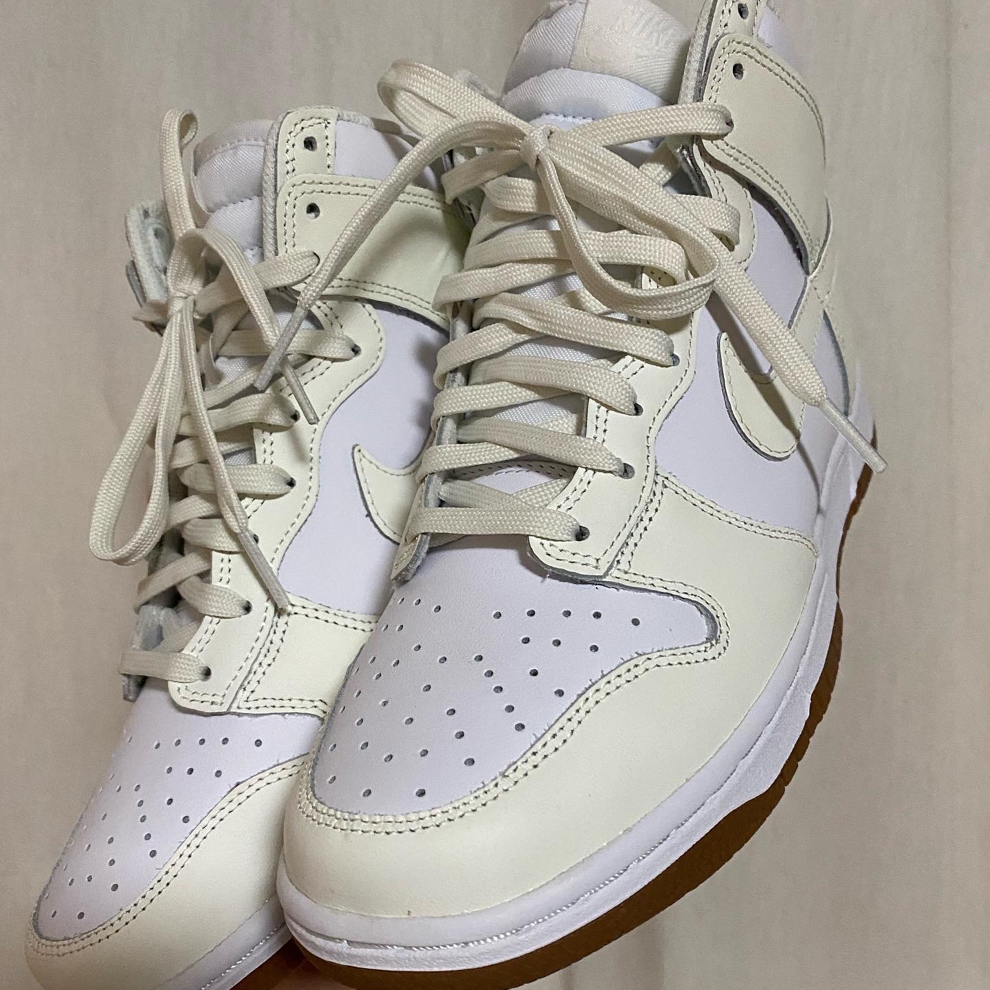 (W) Nike Dunk High Sail Gum 착용 스타일 - 4