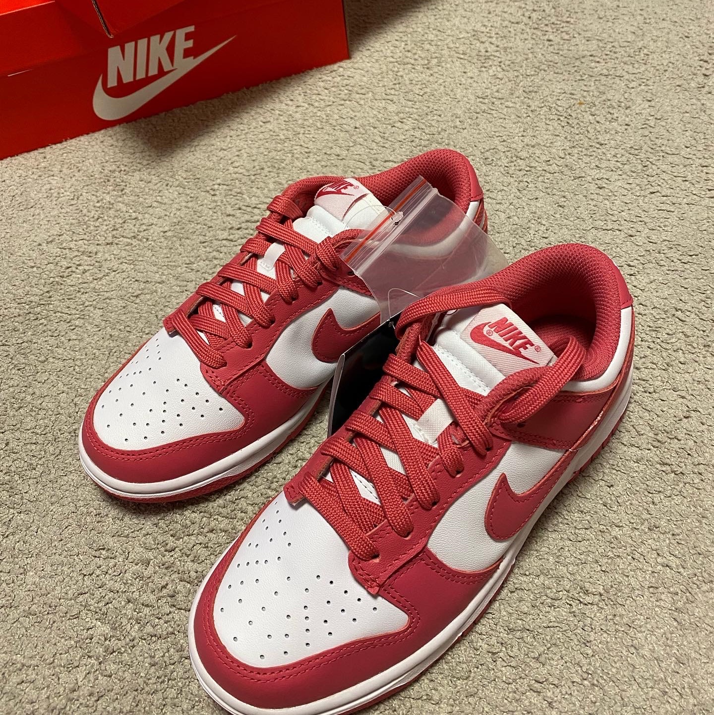 (W) Nike Dunk Low Archeo Pink 착용 스타일 - 2