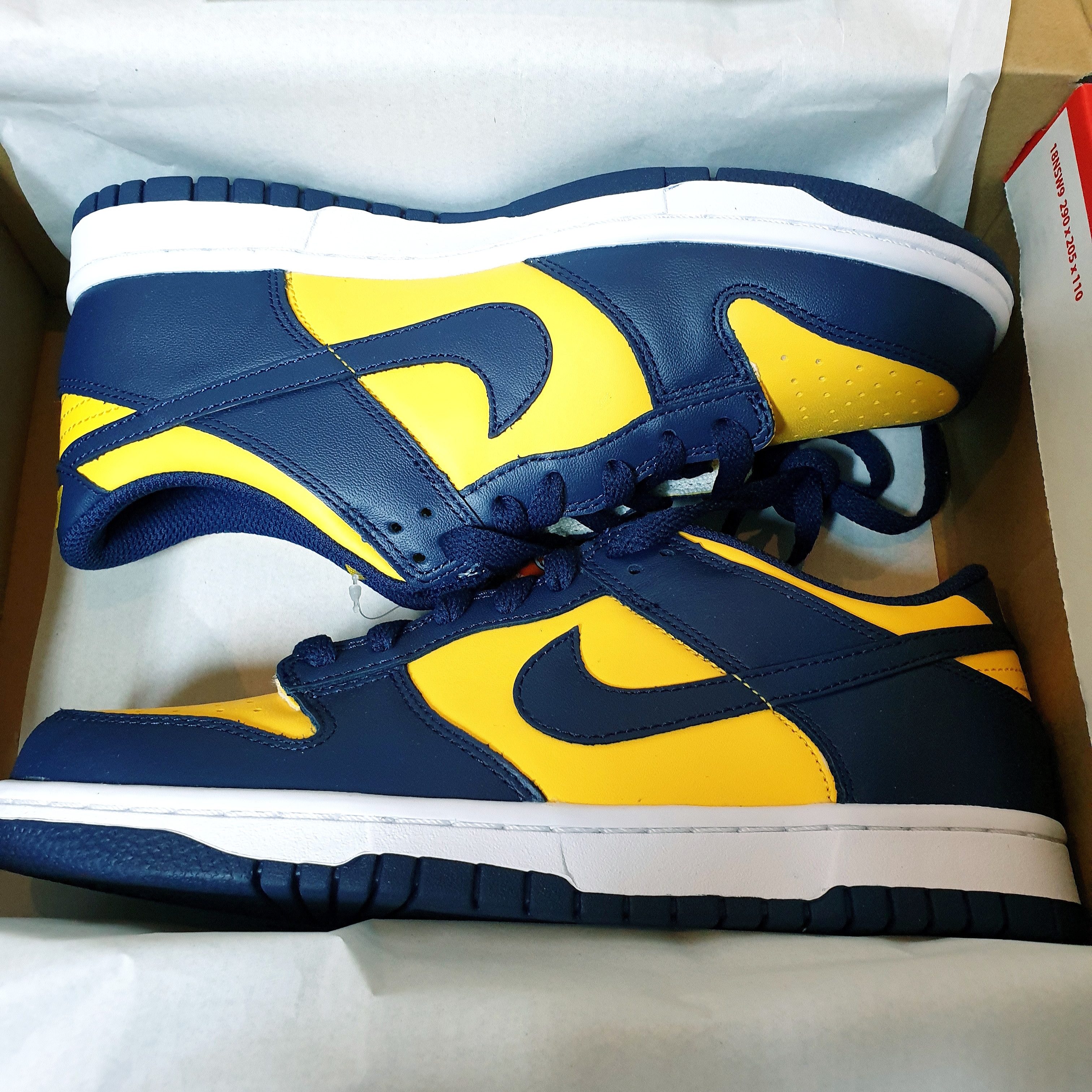Nike Dunk Low Retro Varsity Maize 착용 스타일