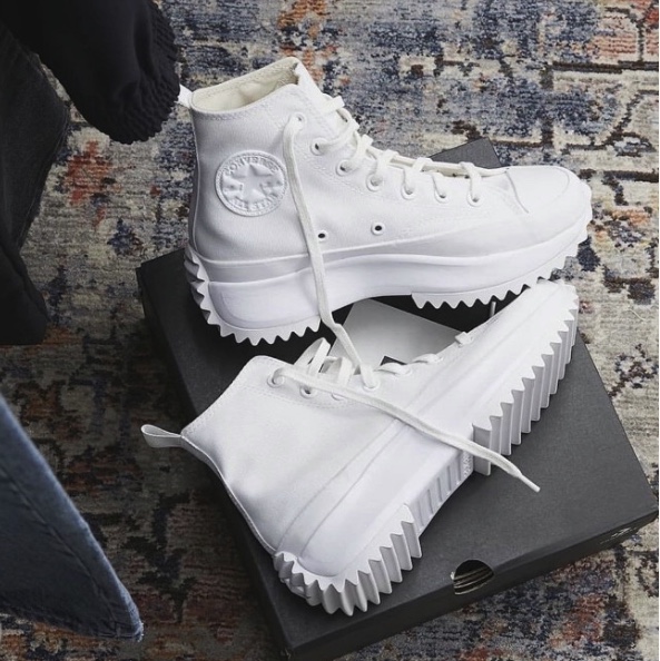 Converse Run Star Hike Hi Triple White 착용 스타일