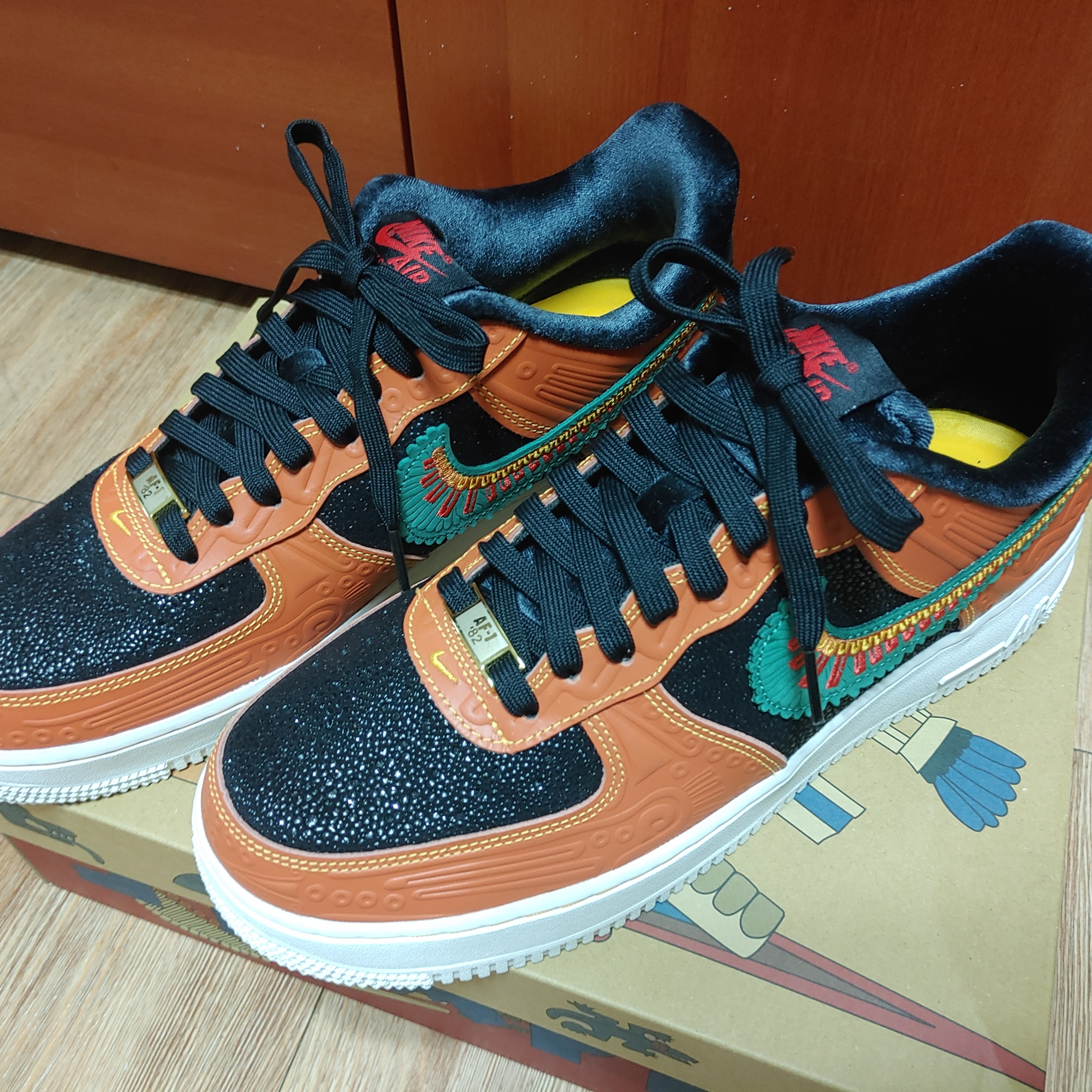 Nike Air Force 1 '07 LX Siempre Familia 착용 스타일 - 3