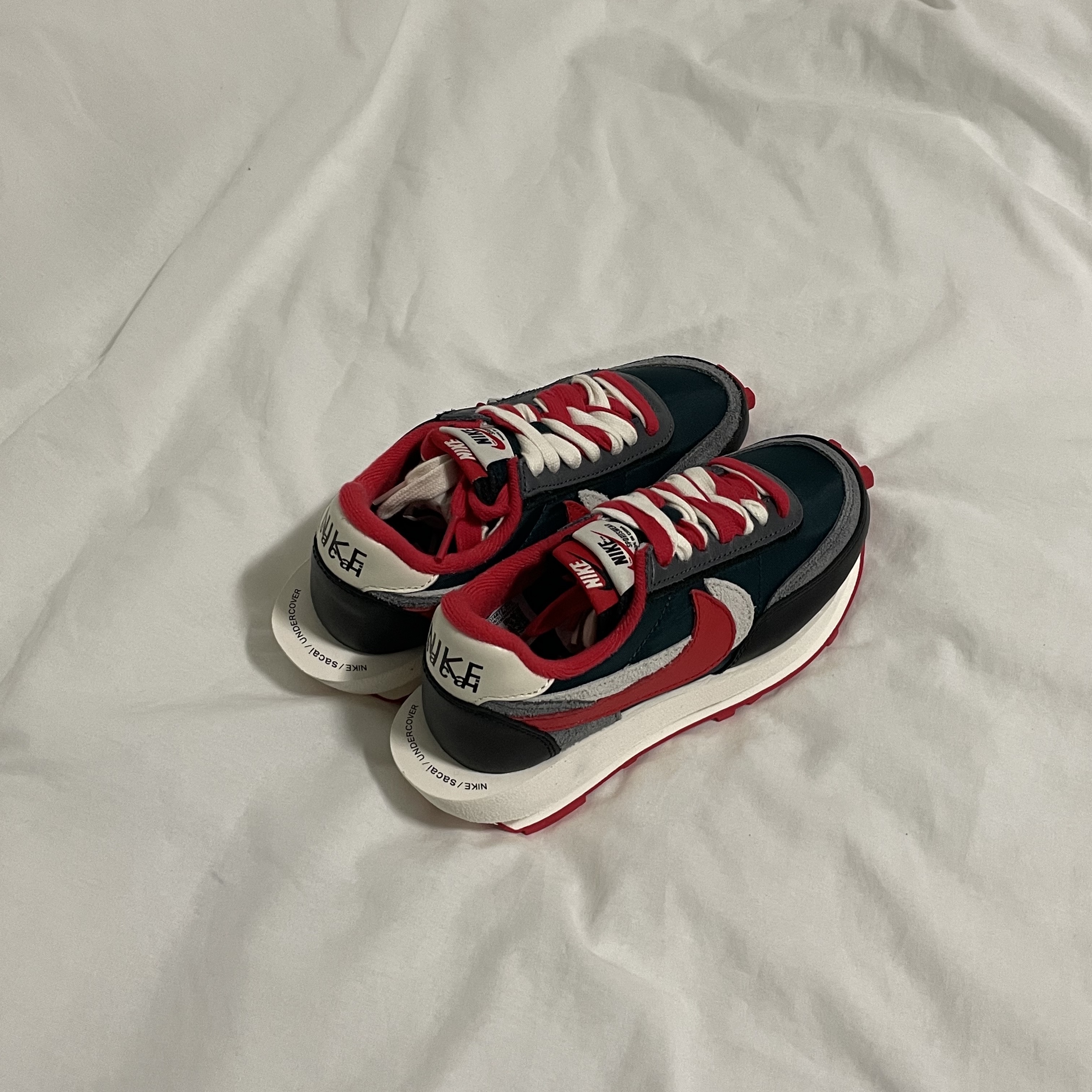 Nike x Sacai x Undercover LDWaffle Midnight Spruce University Red 착용 스타일