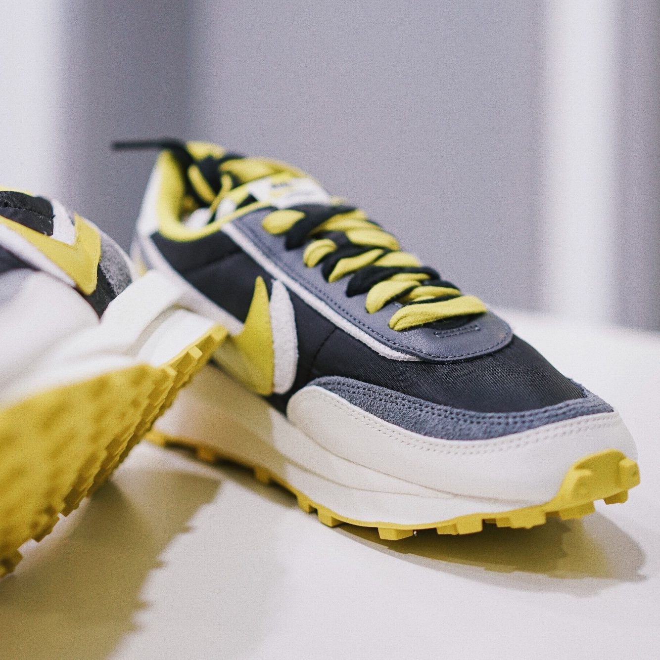 Nike x Sacai x Undercover LDWaffle Black Bright Citron 착용 스타일 - 2